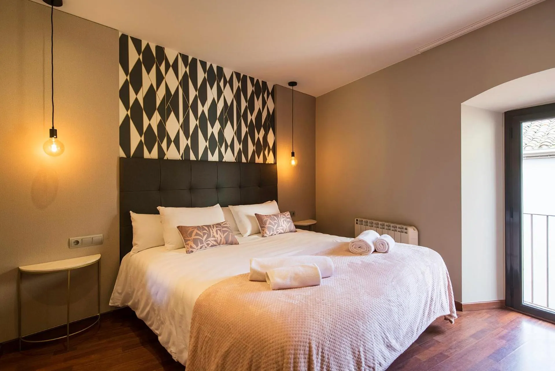 Bedroom, Bed in UP ROOMS BANYOLES