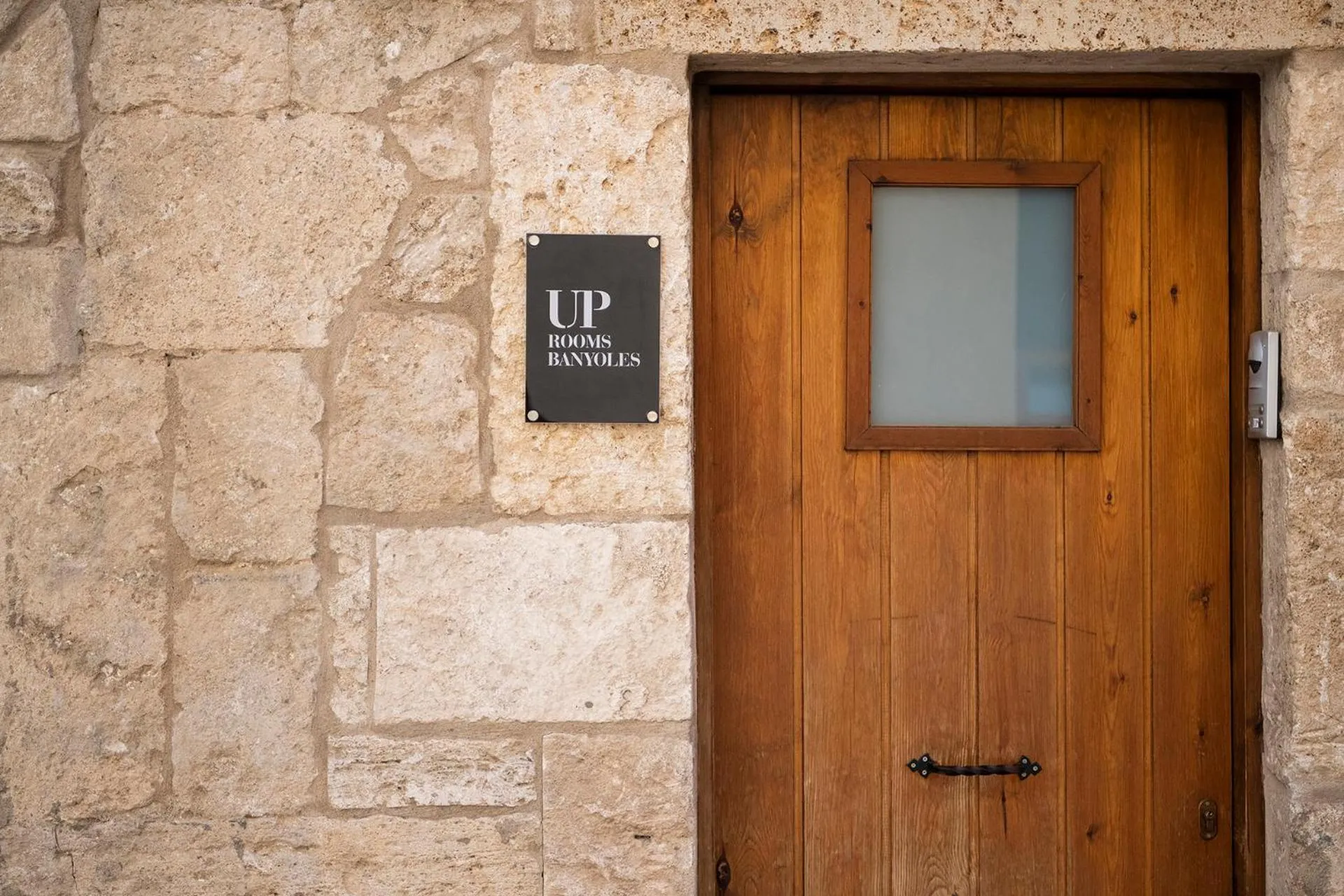 Property building in UP ROOMS BANYOLES