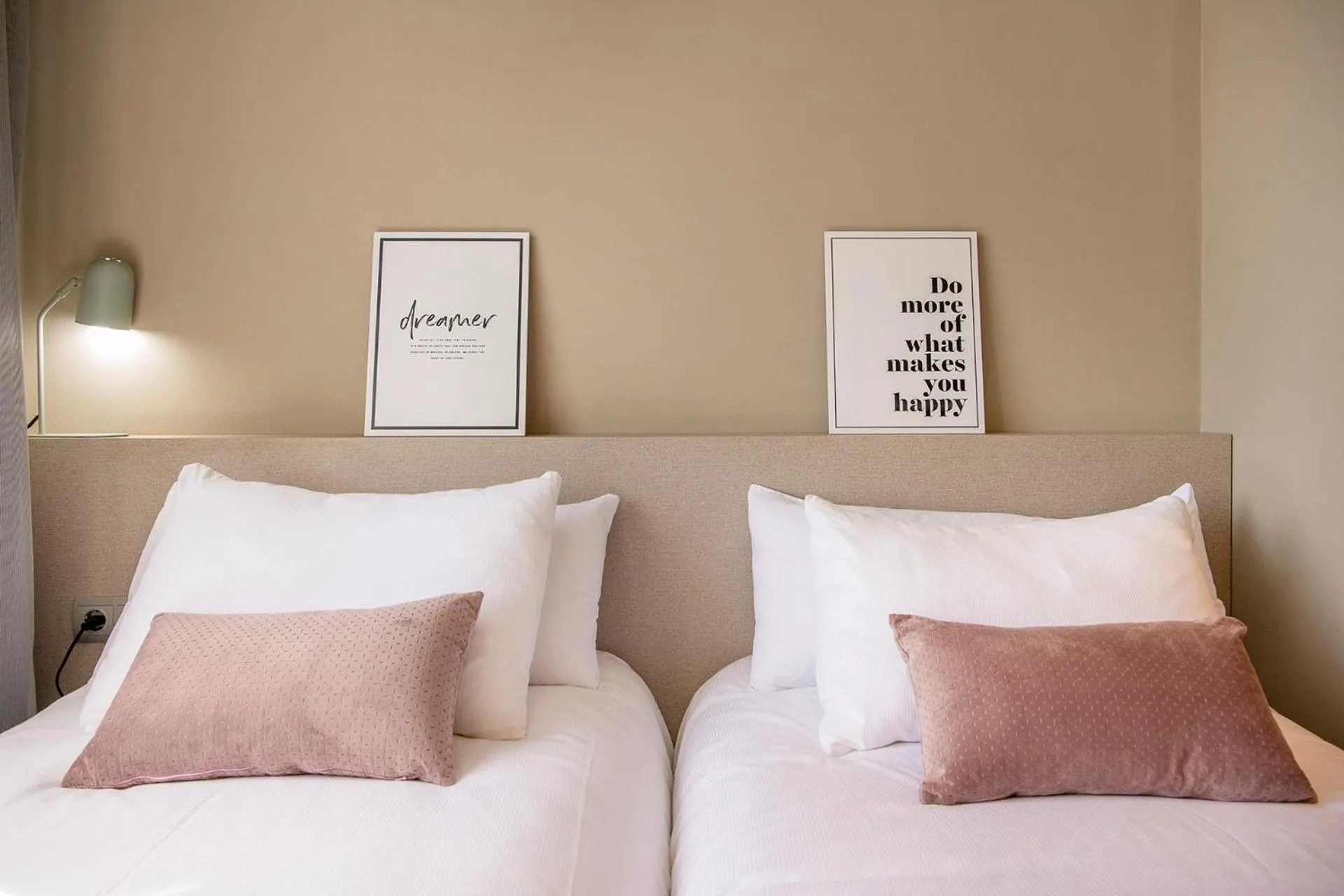 Bed in UP ROOMS BANYOLES
