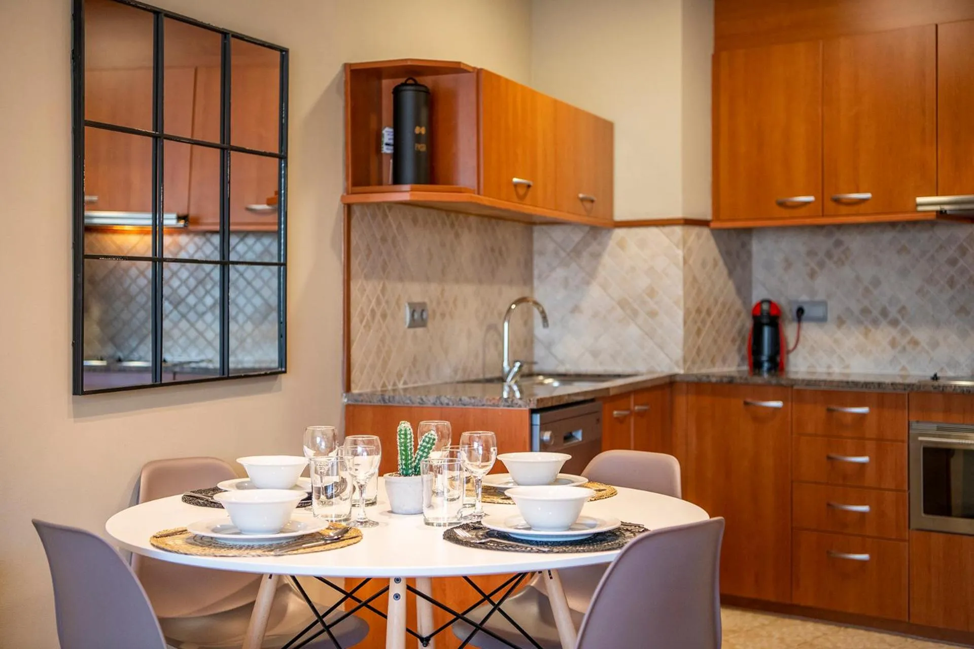 Kitchen or kitchenette in UP ROOMS BANYOLES
