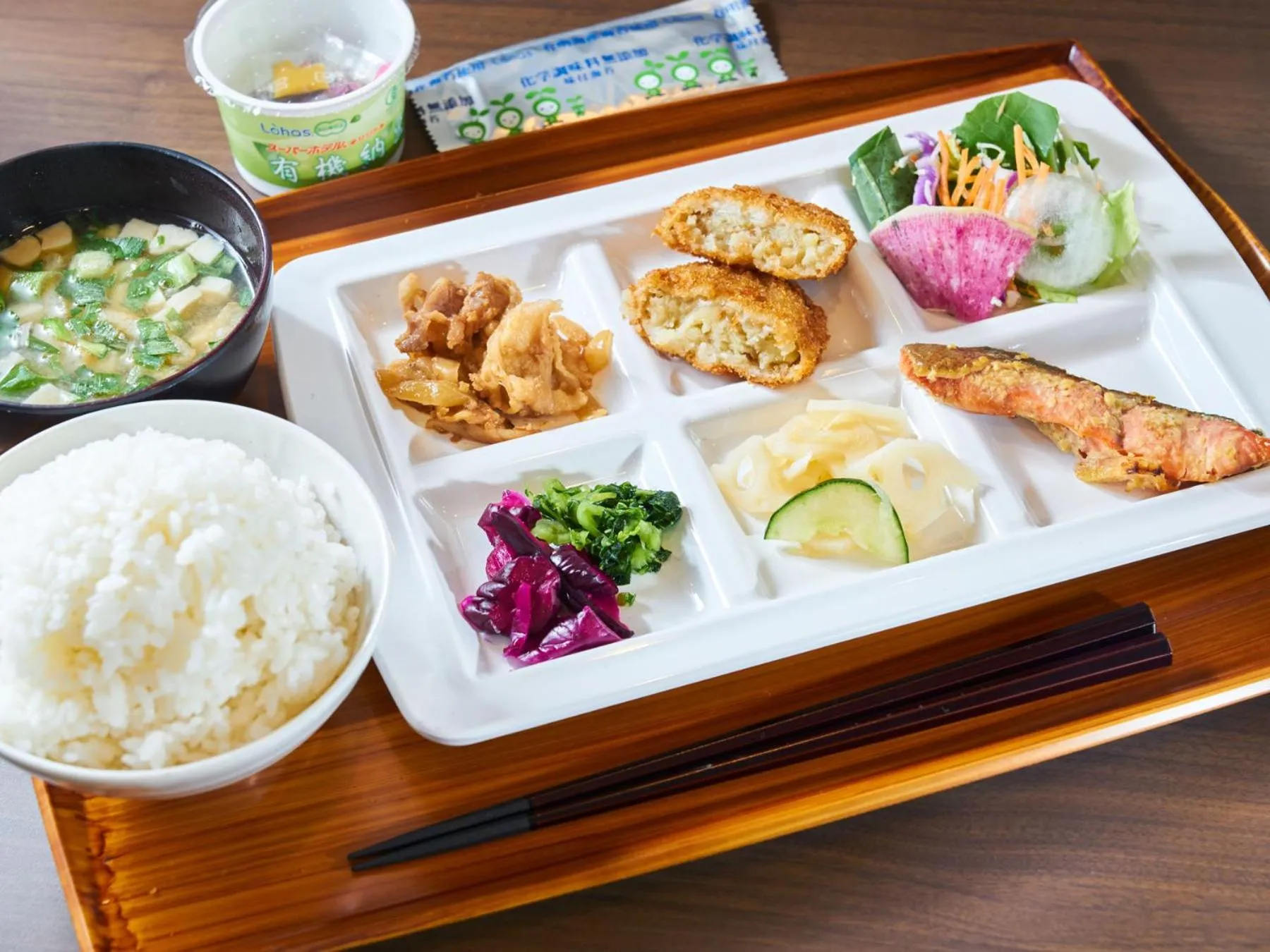 Food and drinks in Super Hotel Mihara Ekimae