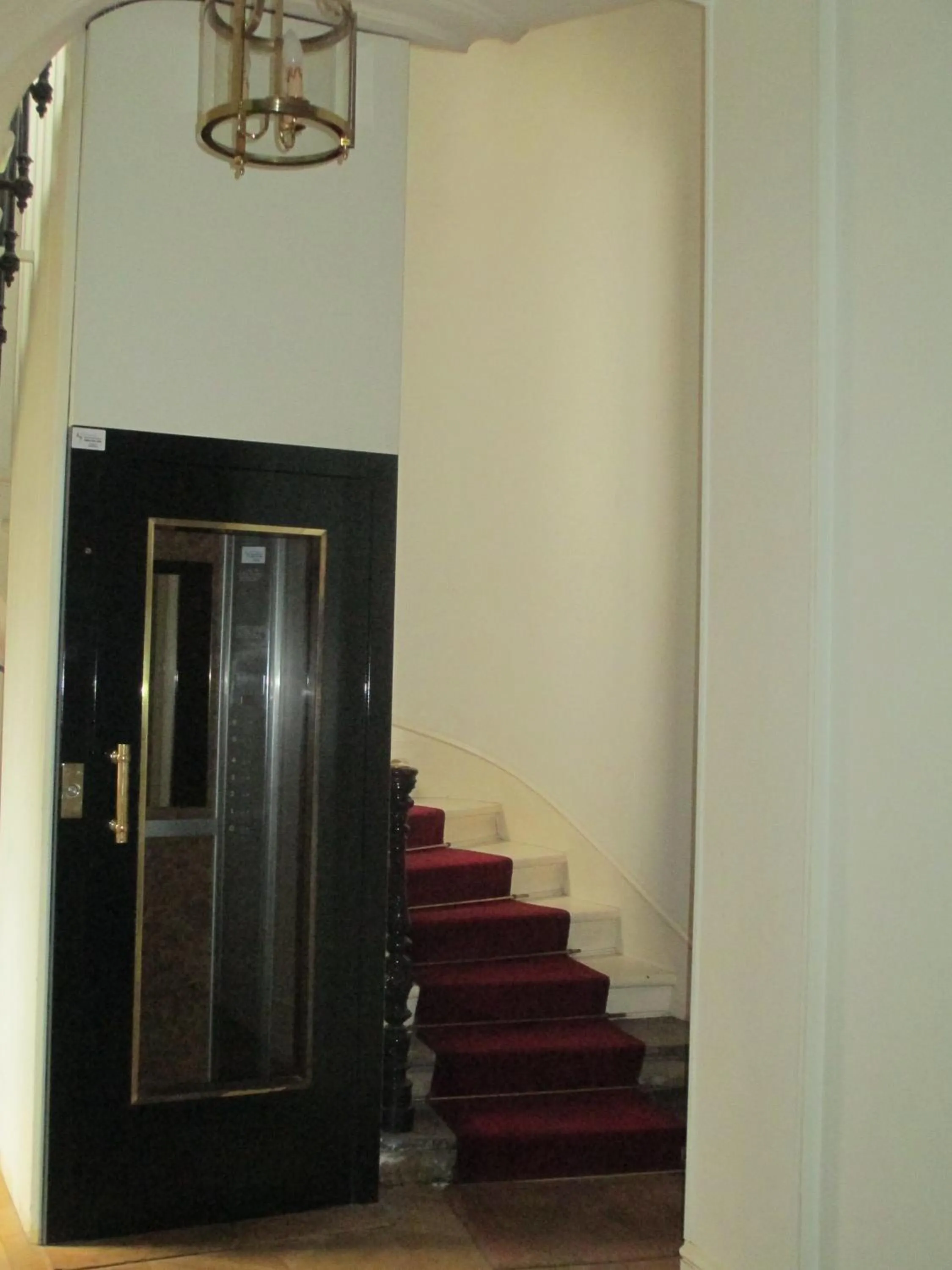 Facade/entrance in BED and BREAKFAST PARIS QUARTIER CHAMPS-ÉLYSÉES