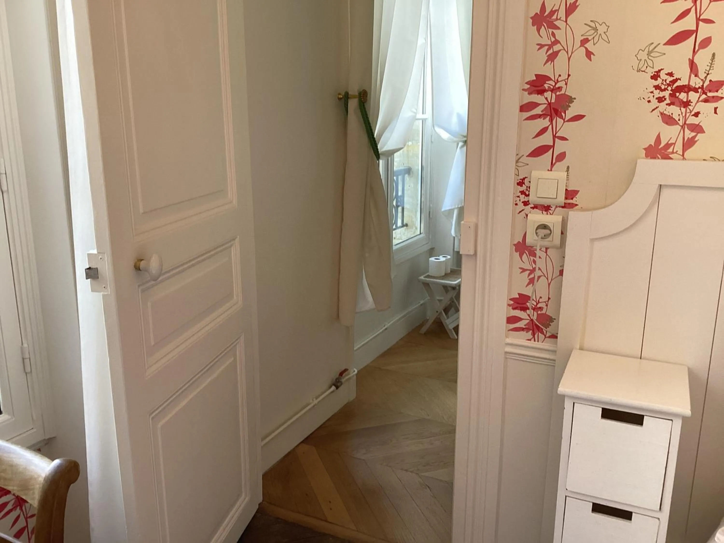 BED and BREAKFAST PARIS QUARTIER CHAMPS-ÉLYSÉES