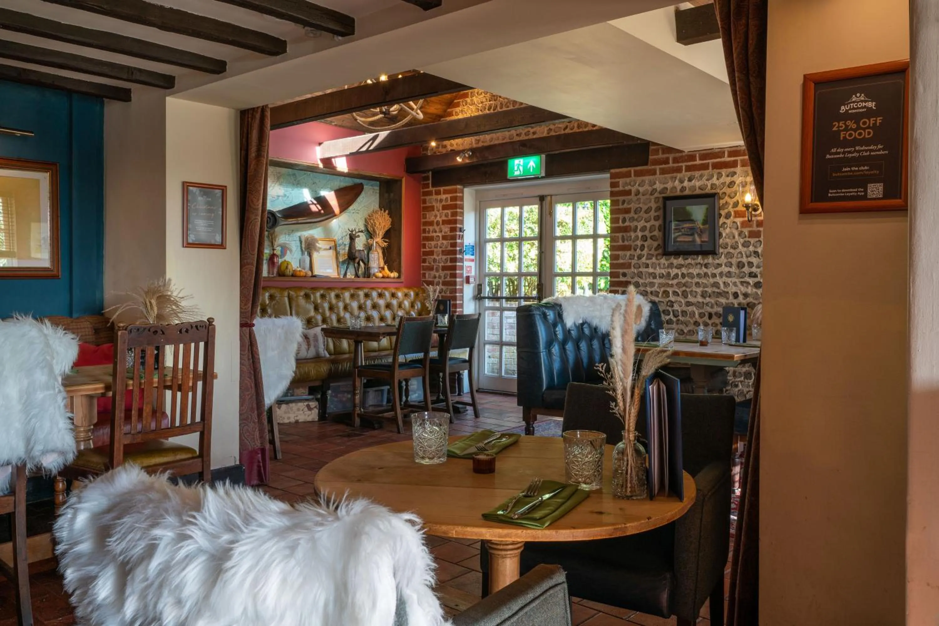 Restaurant/places to eat in The Royal Oak Inn