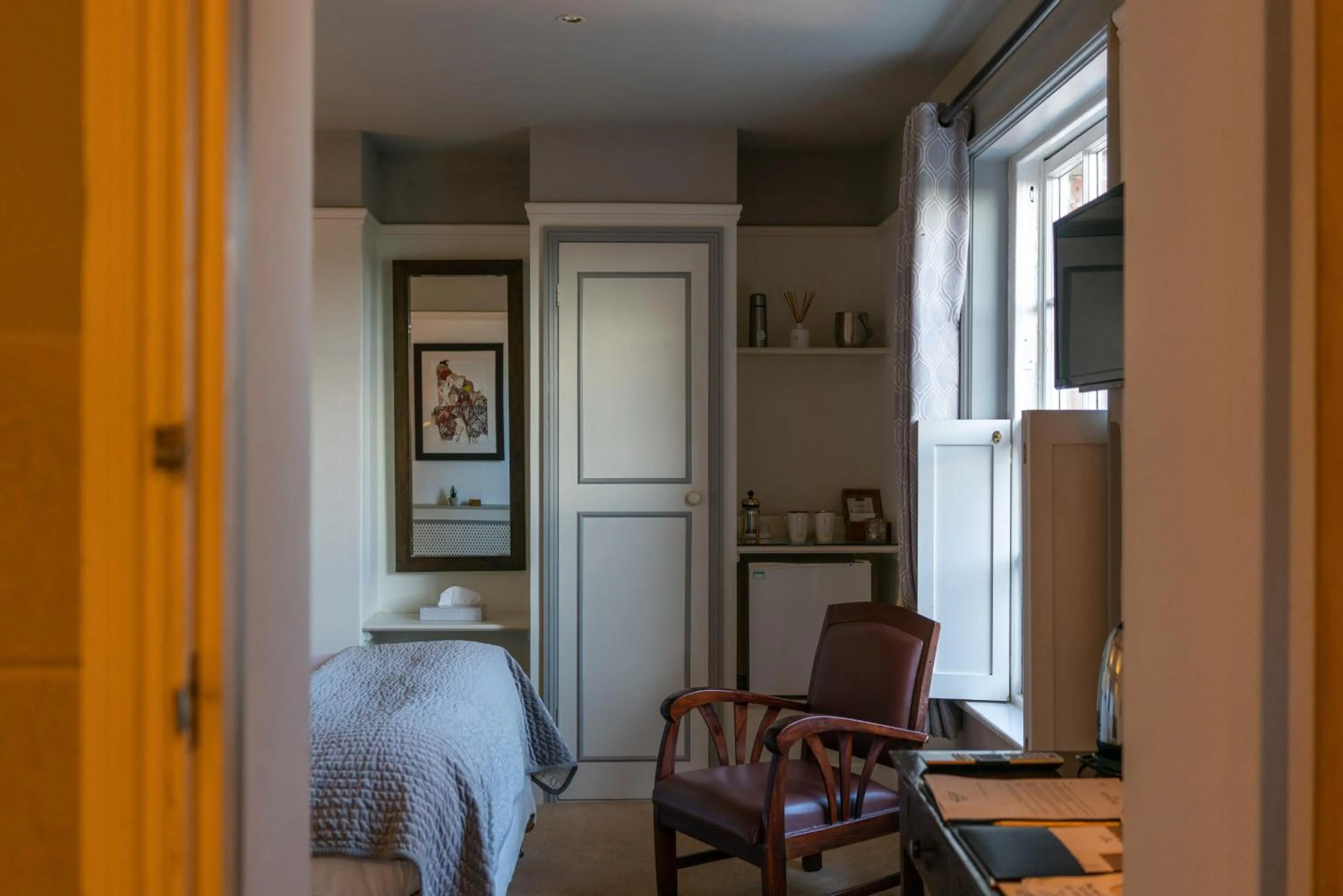Bedroom, Bed in The Royal Oak Inn