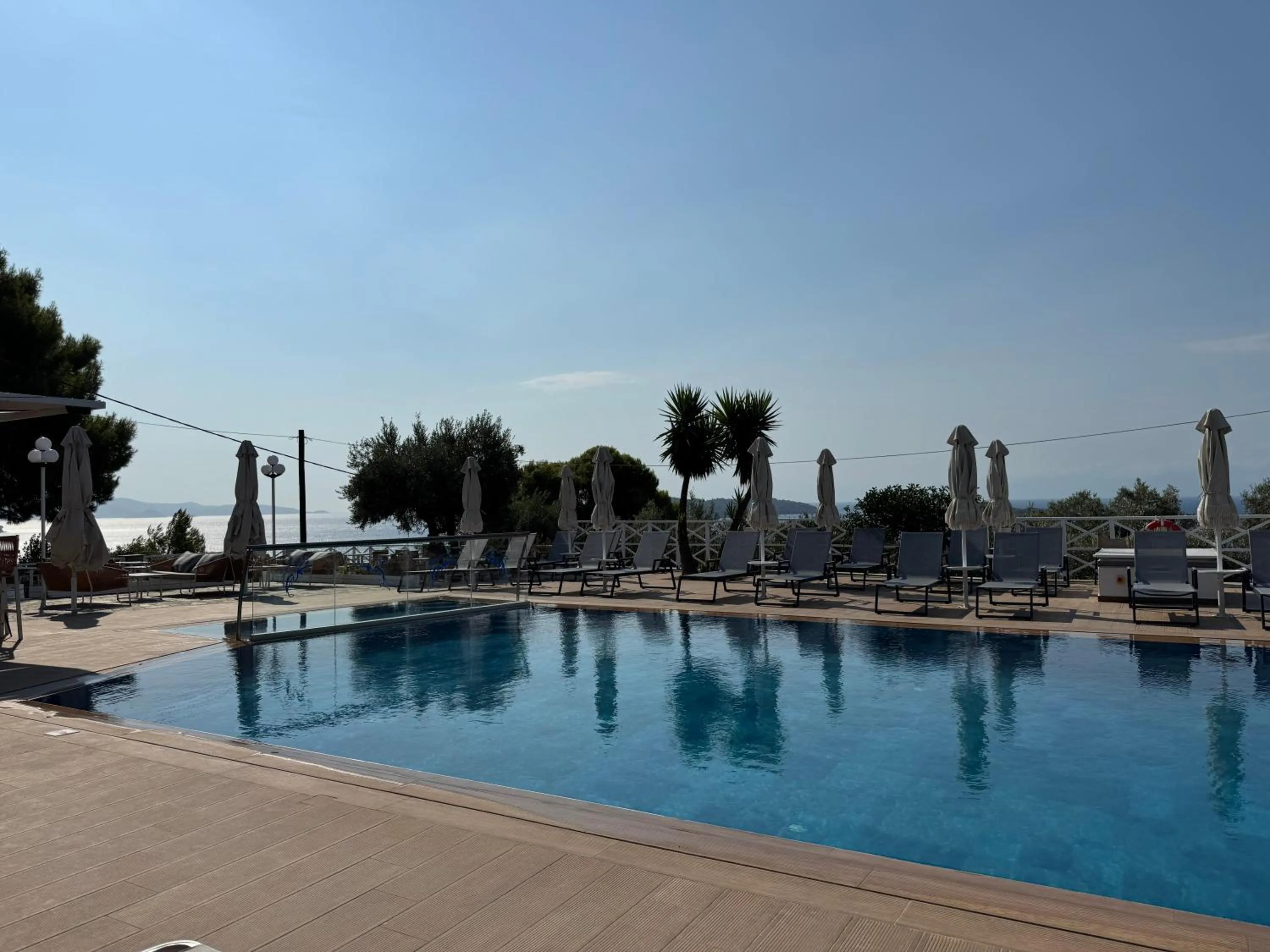 Pool view in Azzurro