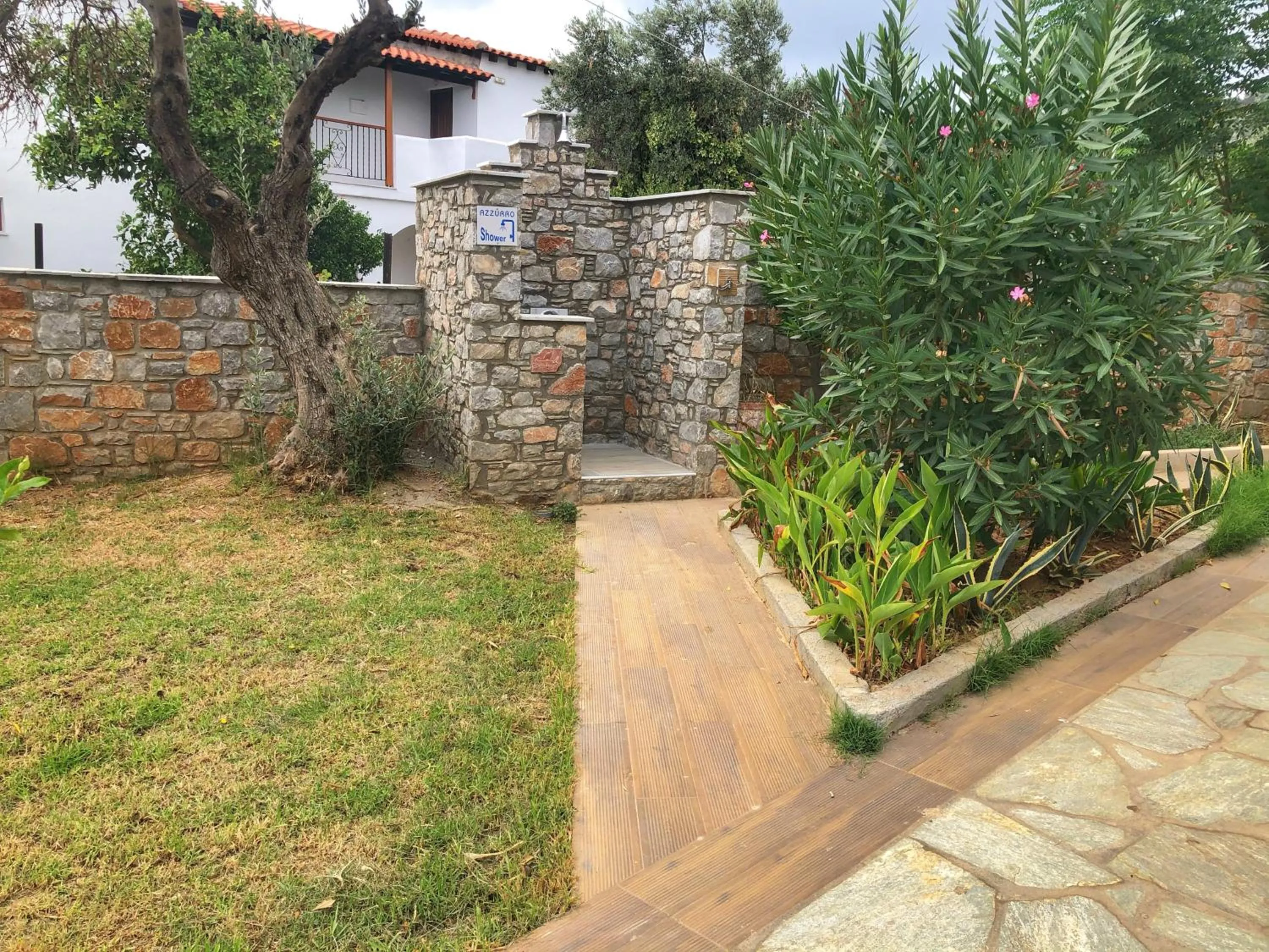 Property building in Azzurro