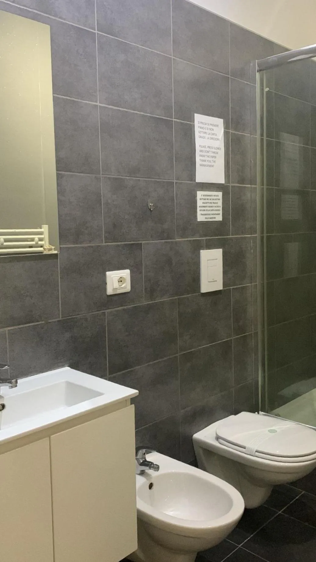 Shower in B&B LE COCCINELLE