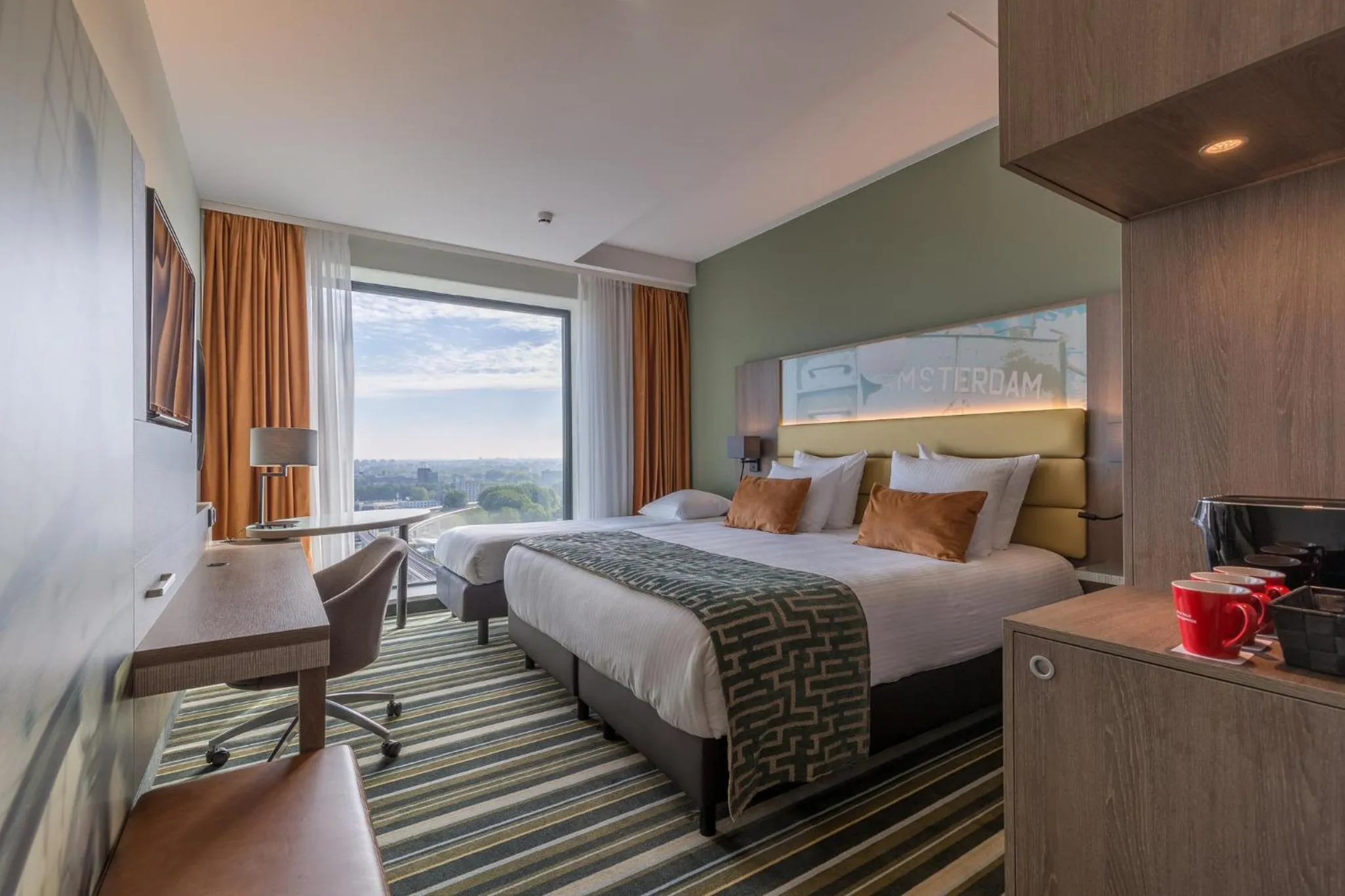 Garden, Bed in Leonardo Royal Hotel Amsterdam