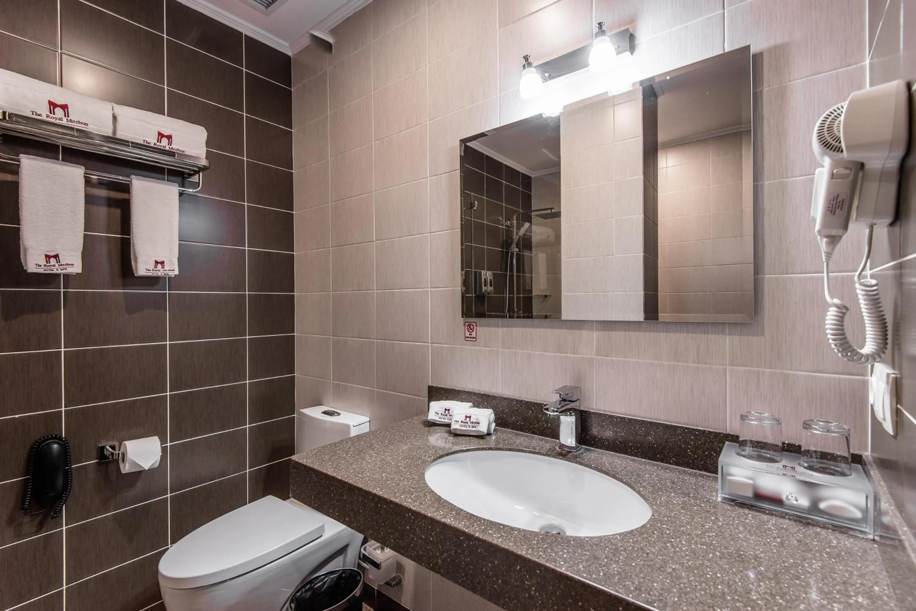 Toilet in The Royal Mezbon Hotel & SPA