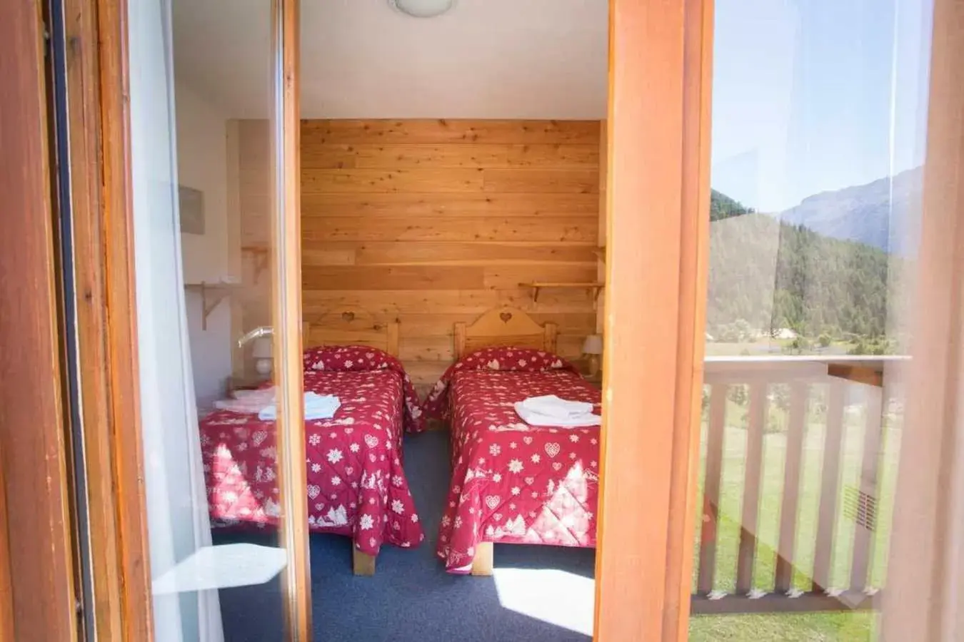 Twin Room in Hôtel L'Echaillon Twin Room in Hôtel L'Echaillon