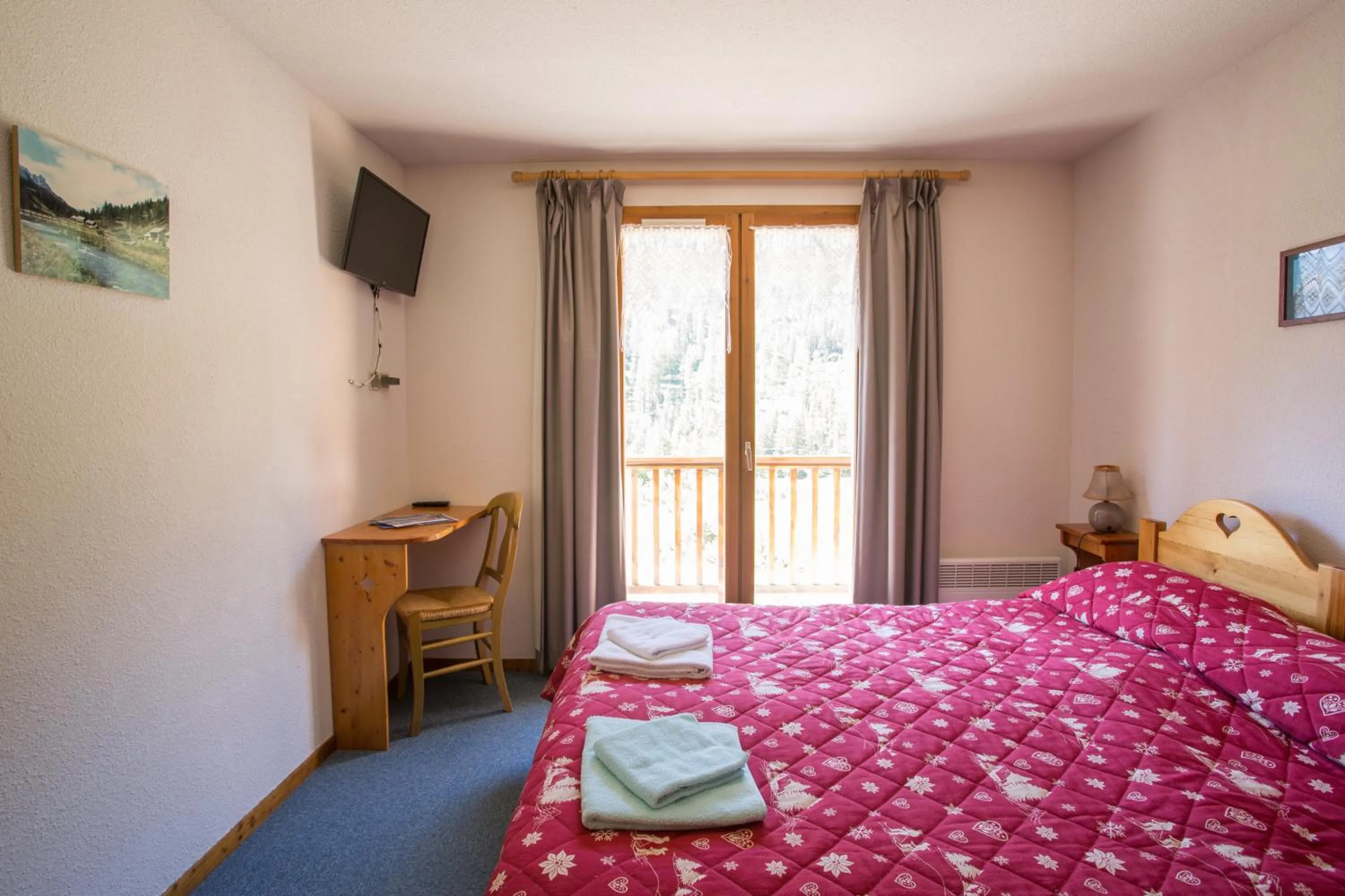 Bed in Hôtel L'Echaillon