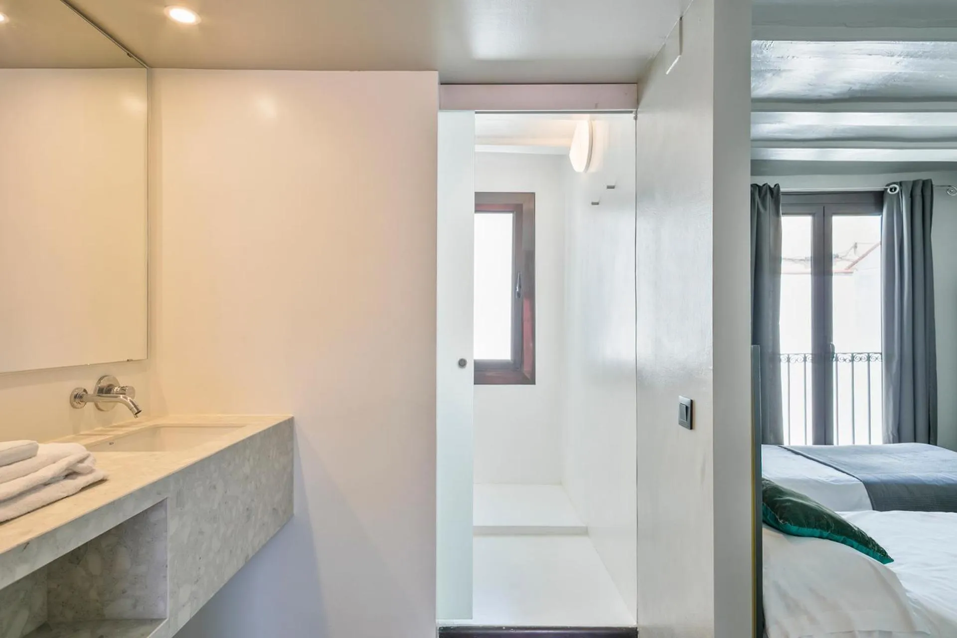 Bathroom, Bed in My Address in Plaza Real