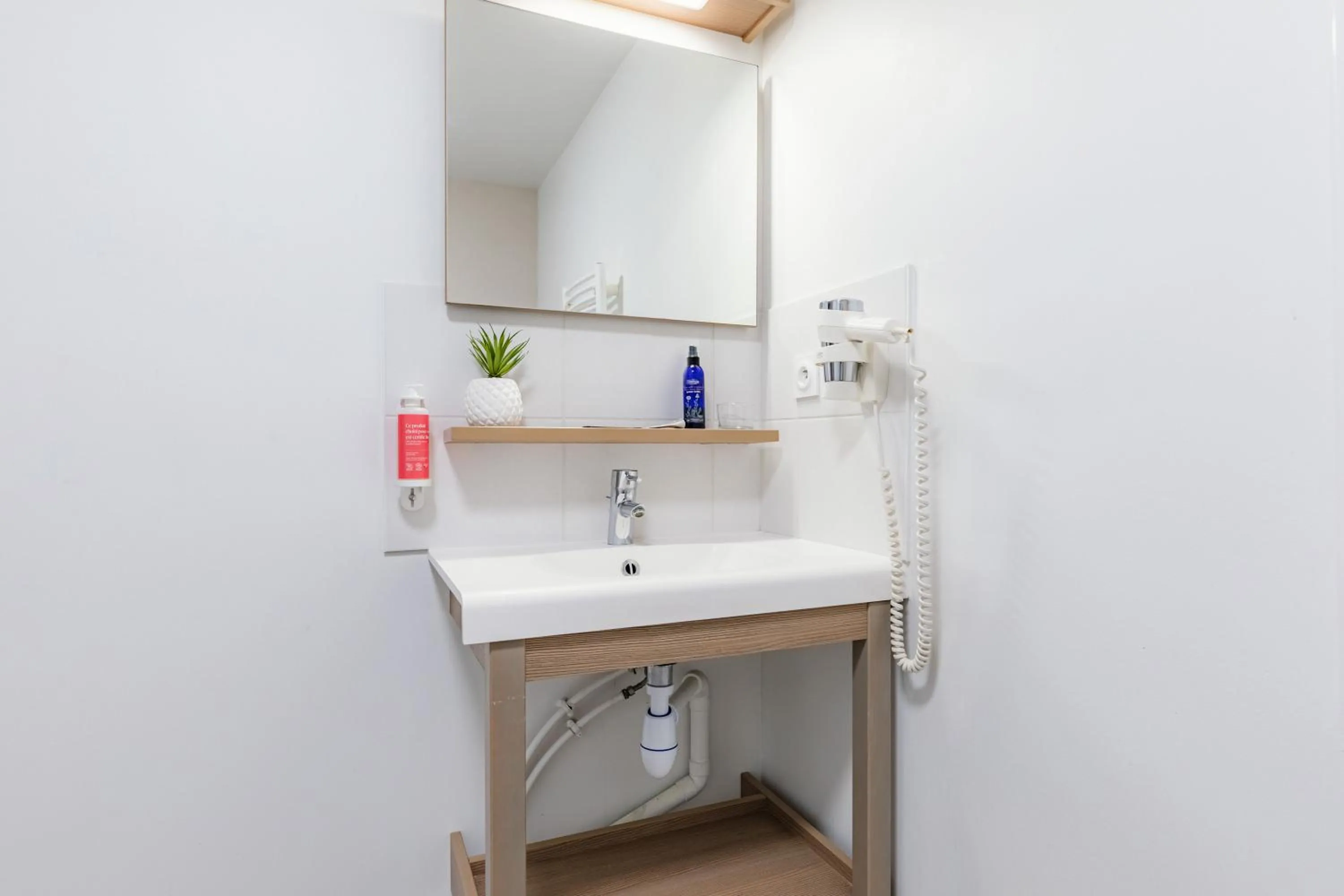 Bathroom in Appart'City Confort Niort Centre