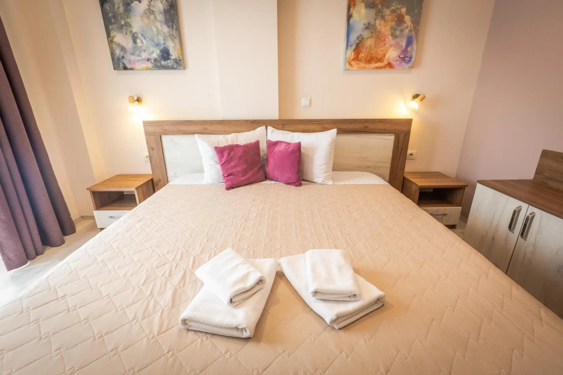 Bed in Boulevard Apartments