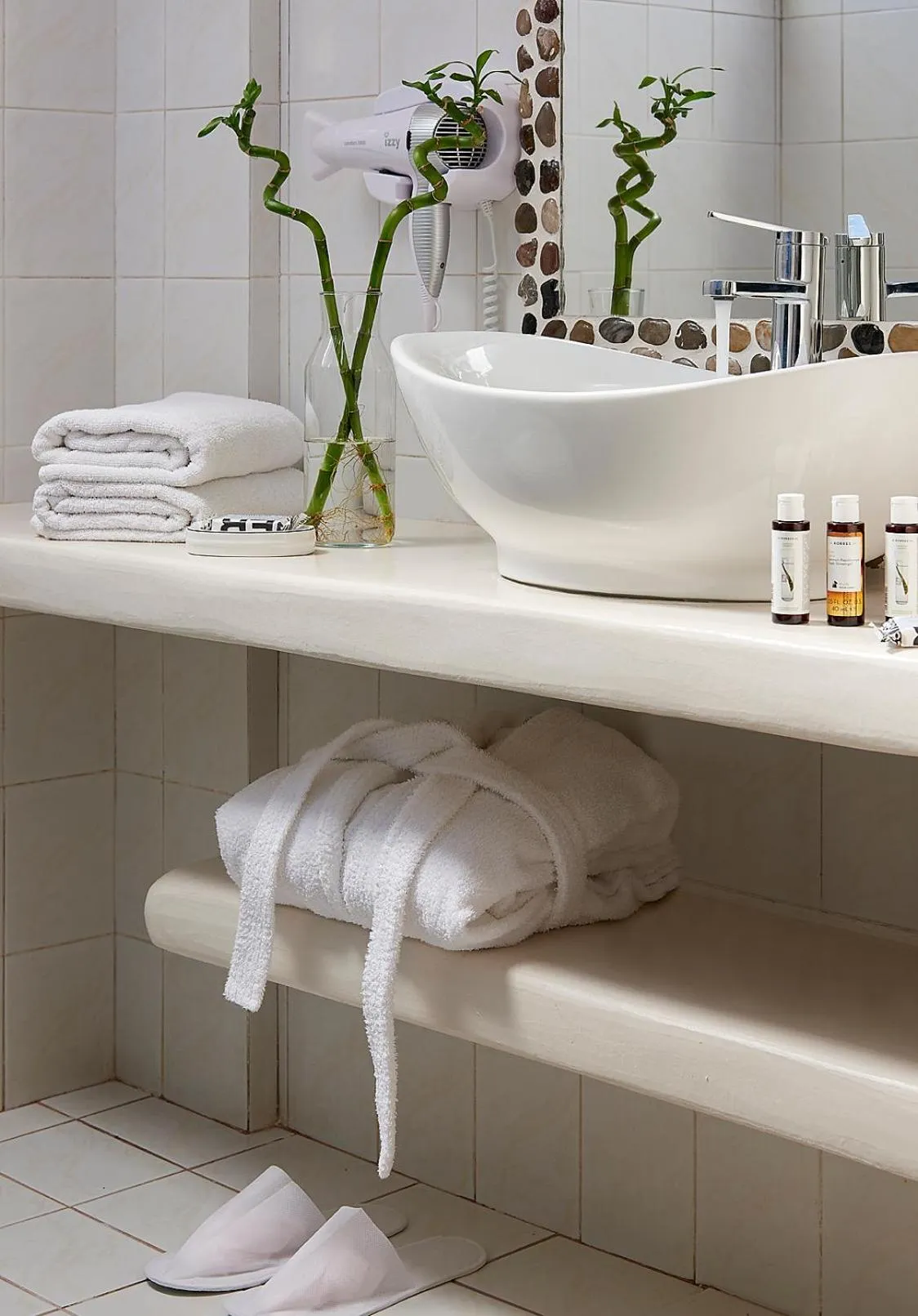 Bathroom in Elia Studios Pollonia