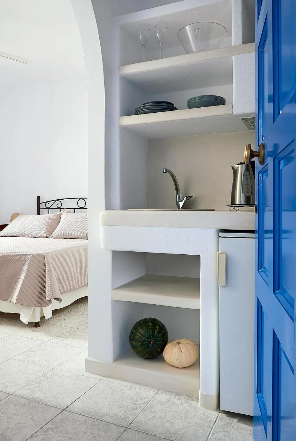 Kitchen or kitchenette, Bed in Elia Studios Pollonia
