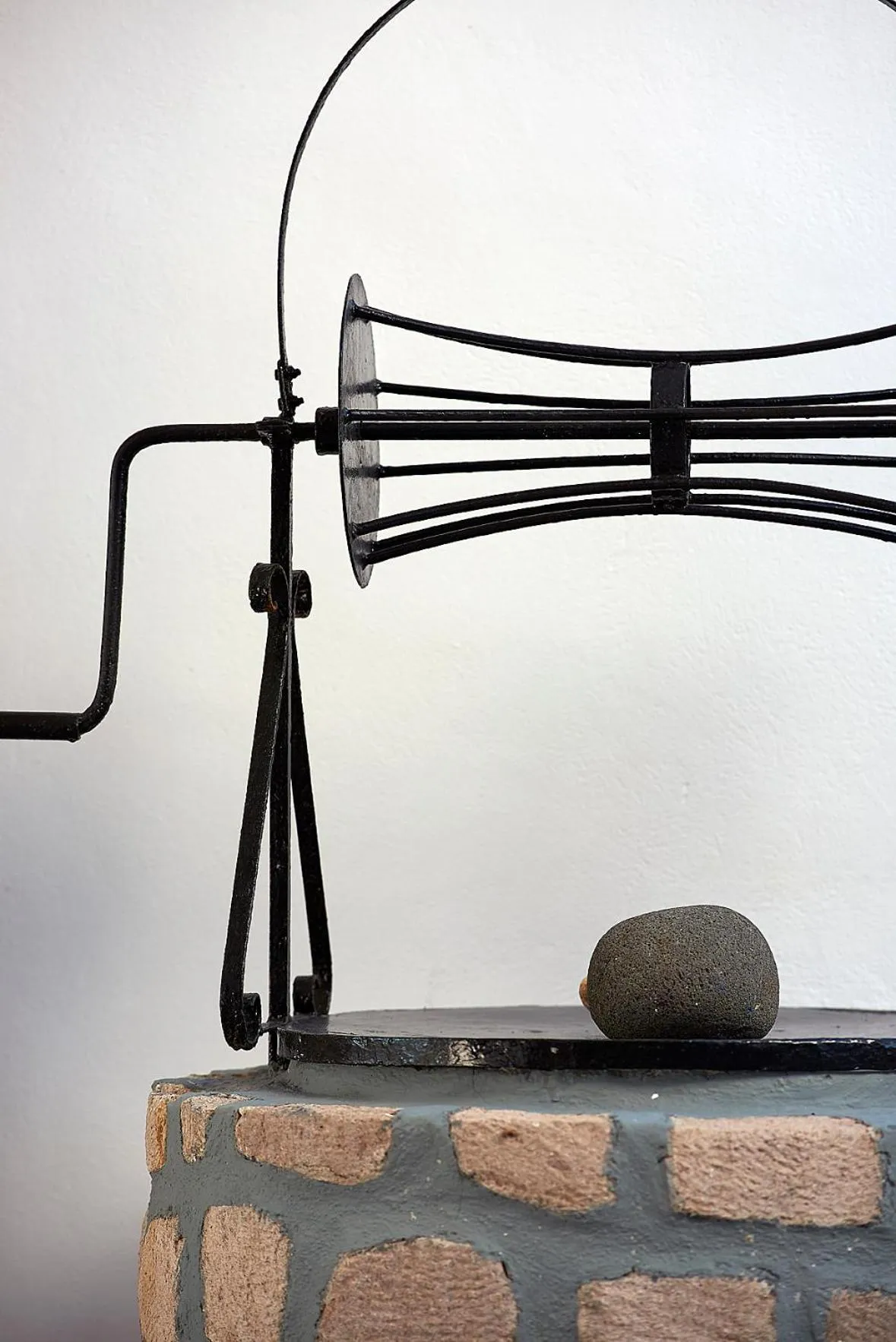 Decorative detail in Elia Studios Pollonia