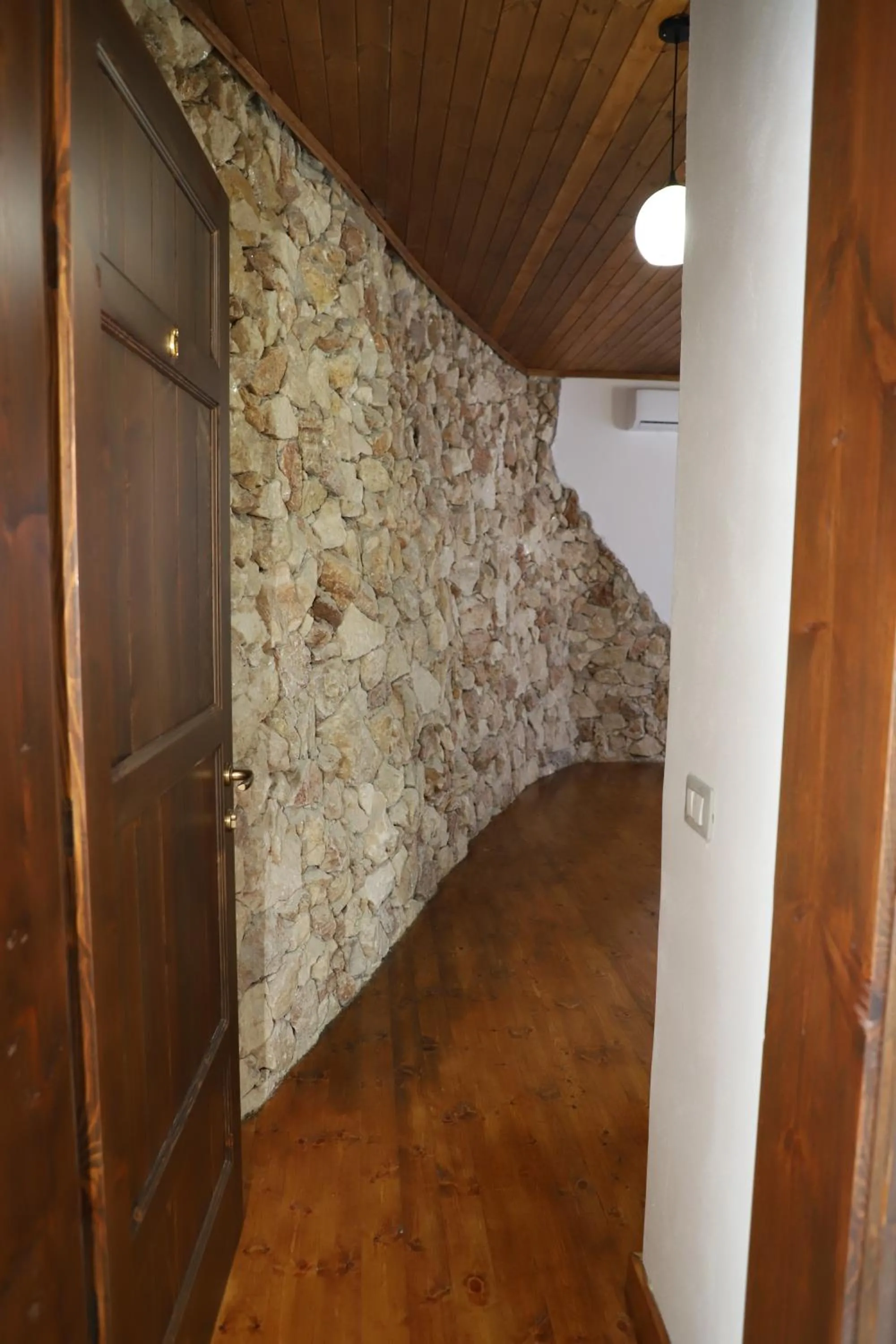 Triple Room with Balcony in Hotel Demaj
