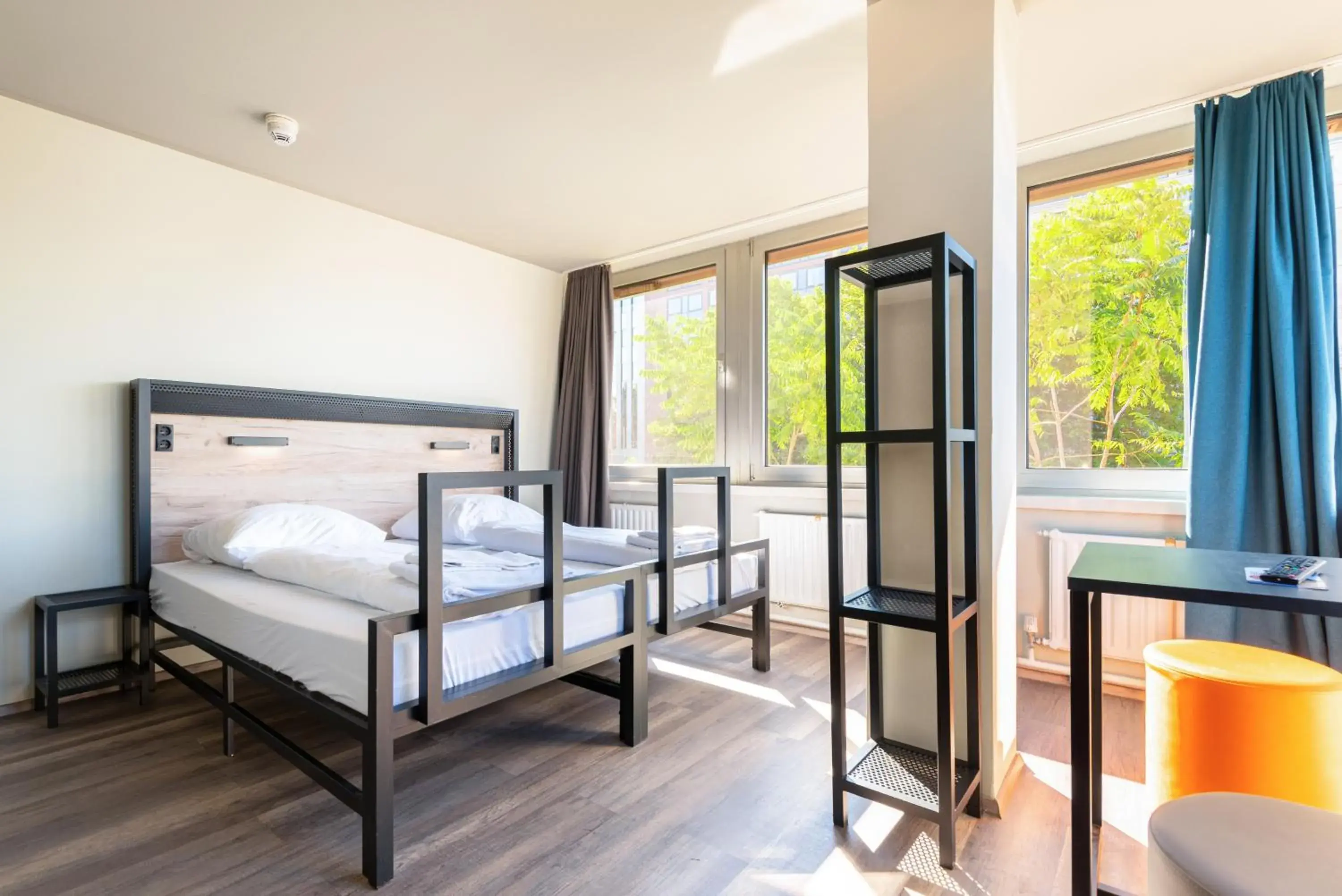 Bedroom, Bed in a&o Frankfurt Galluswarte Bedroom, Bed in a&o Frankfurt Galluswarte