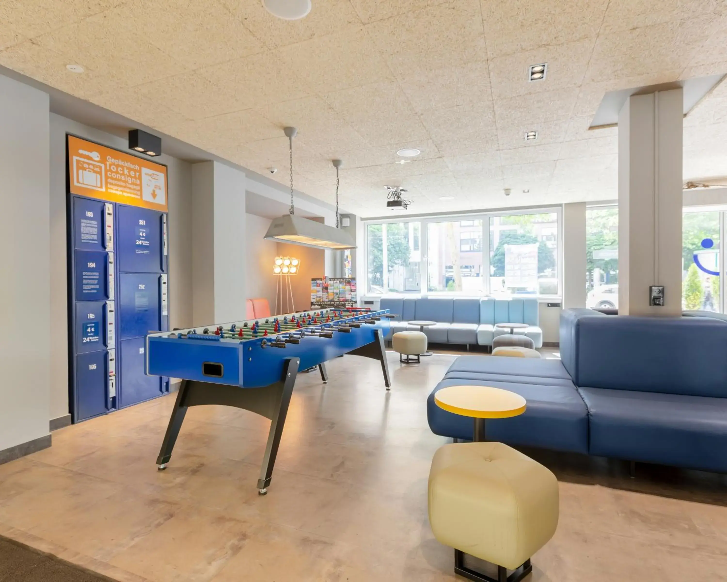 Lounge or bar in a&o Frankfurt Galluswarte Lounge or bar in a&o Frankfurt Galluswarte