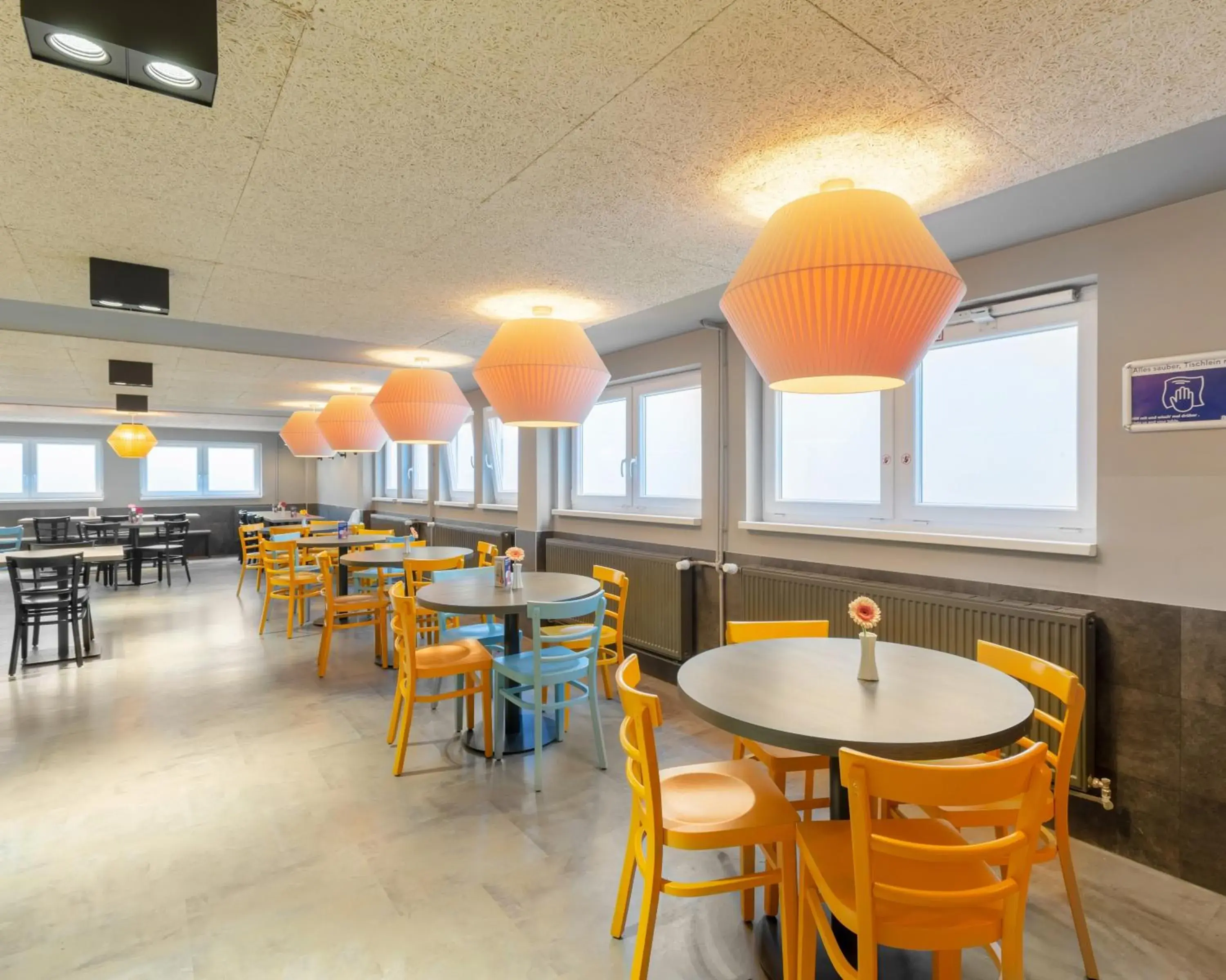 Restaurant/places to eat in a&o Frankfurt Galluswarte Restaurant/places to eat in a&o Frankfurt Galluswarte