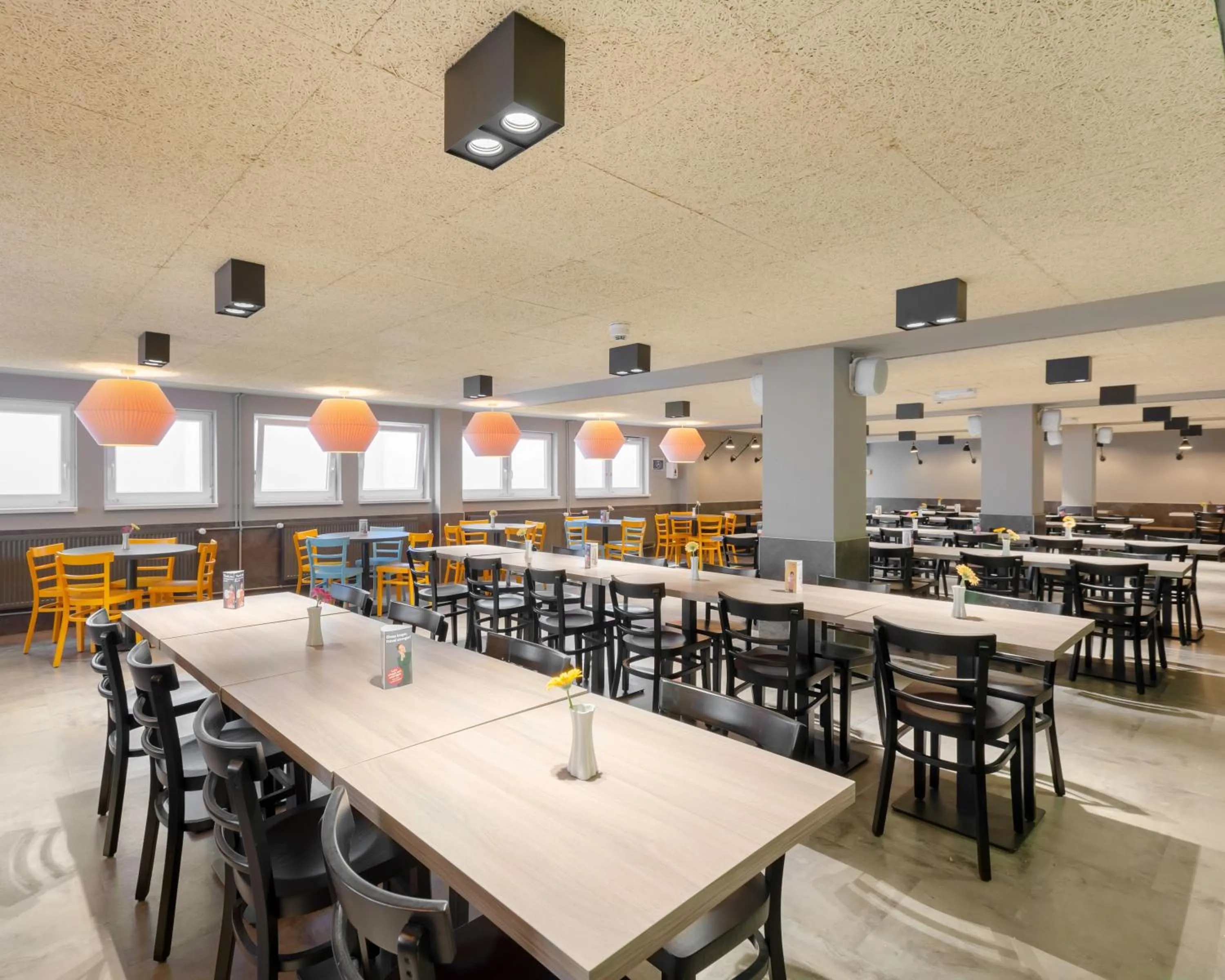 Restaurant/places to eat in a&o Frankfurt Galluswarte