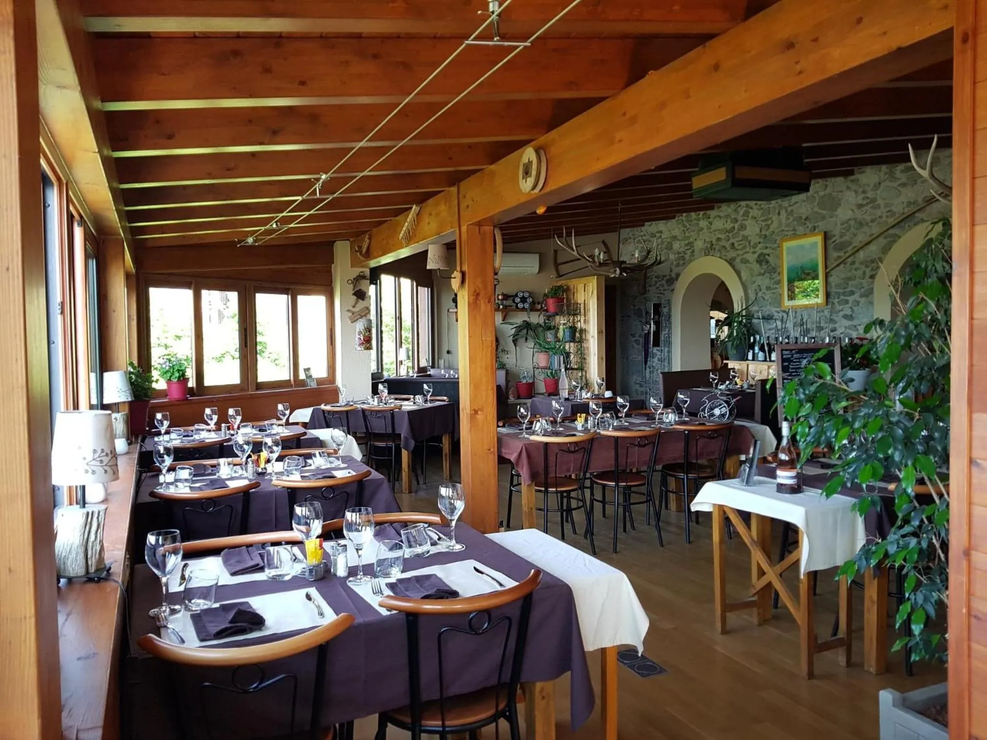 Restaurant/places to eat in Mirasol Résidence