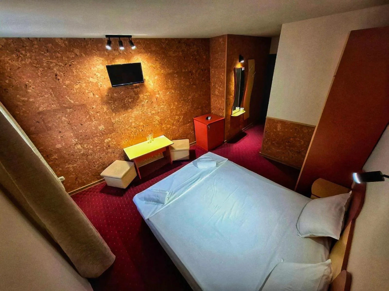 Mountain view, Bed in Korona Hotel