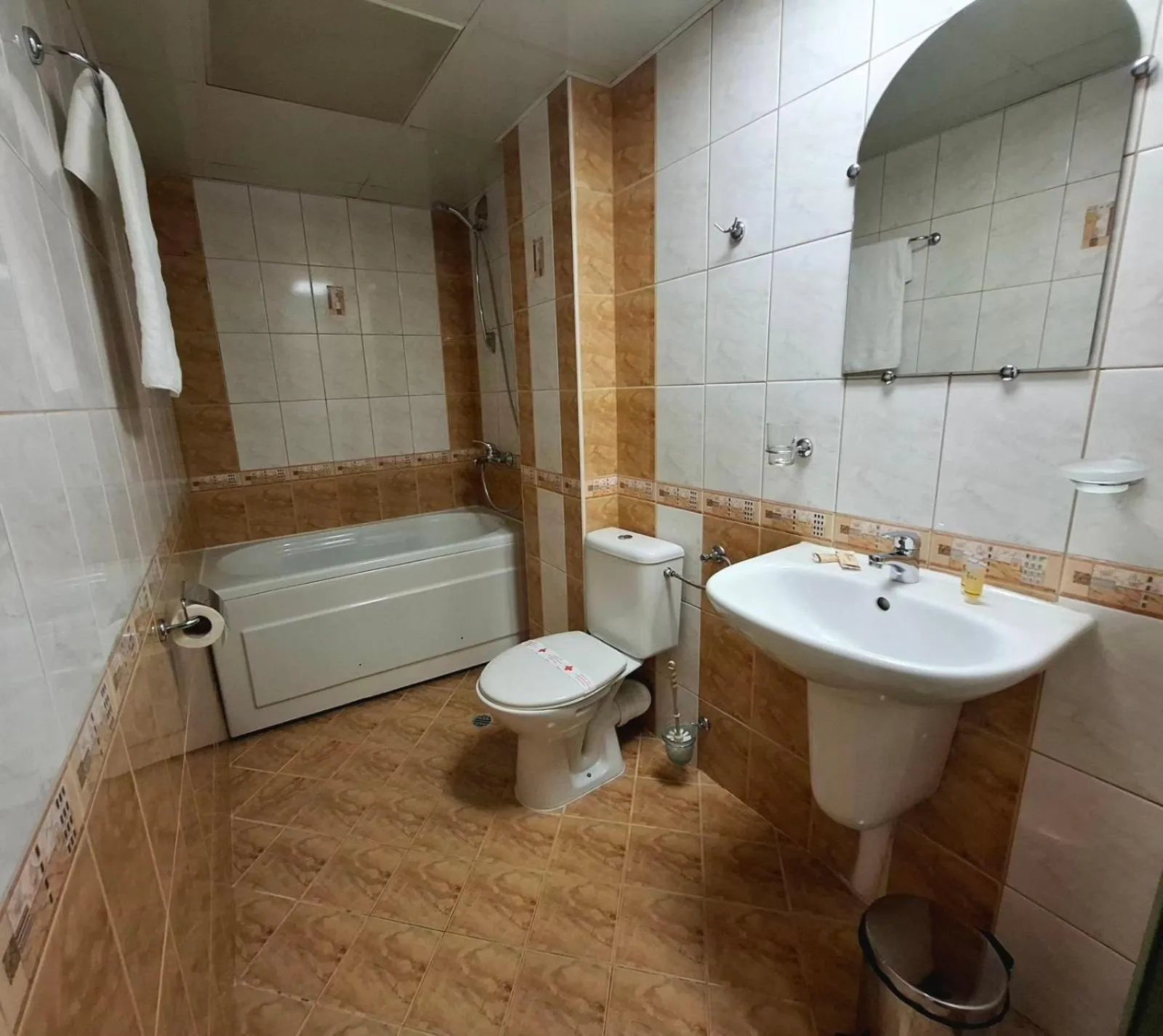 Bathroom in Korona Hotel