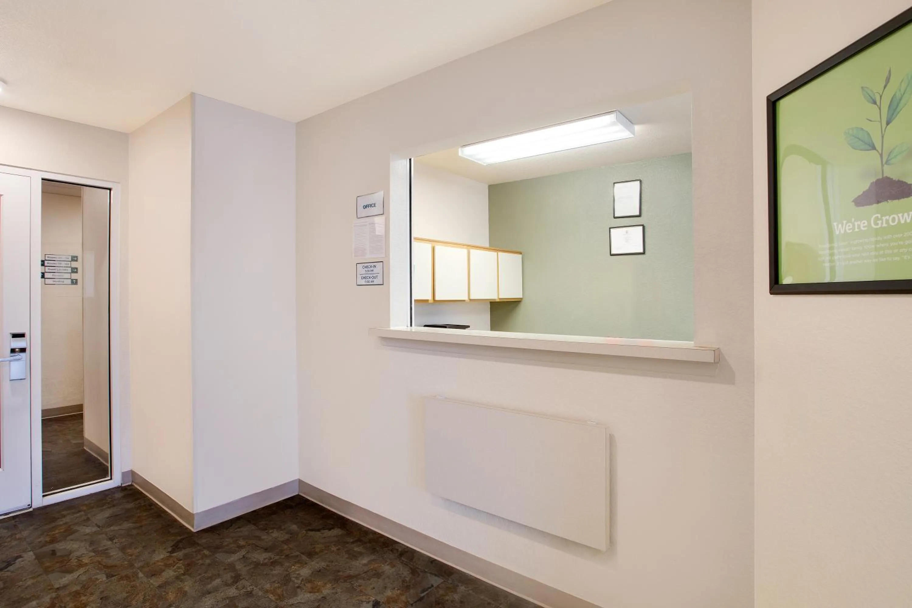 Lobby or reception in WoodSpring Suites Chesapeake-Norfolk South