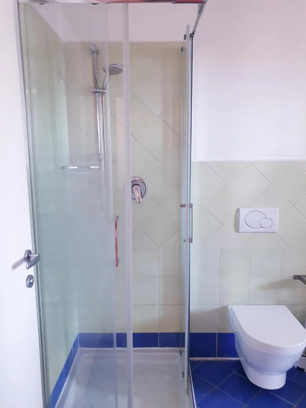 Shower in Residence Ataras