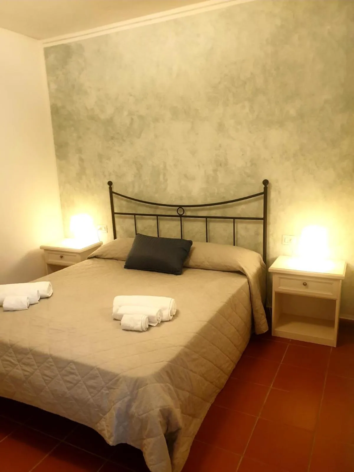 Photo of the whole room, Bed in Residence Ataras