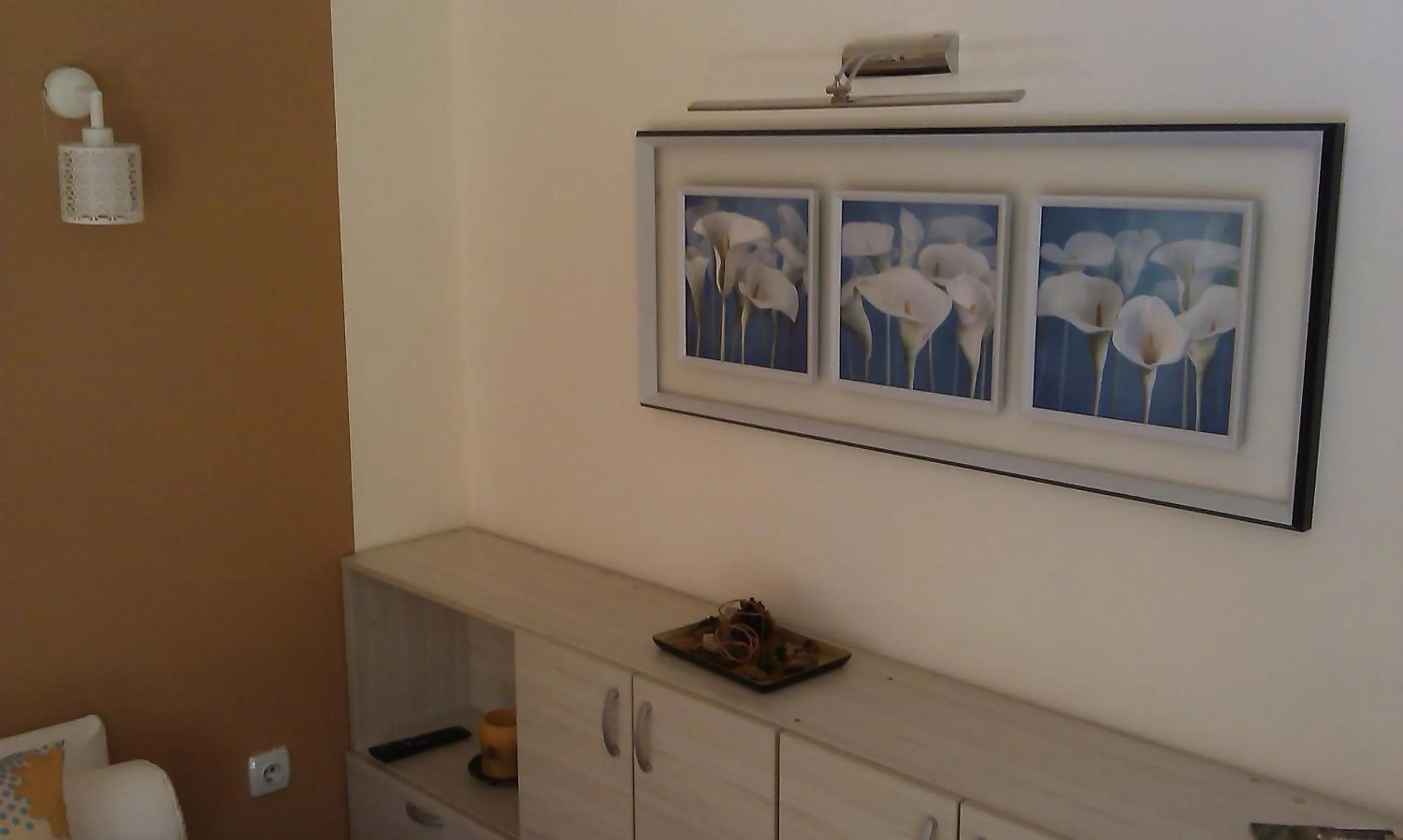 Bedroom in Aloha Apartments with pool