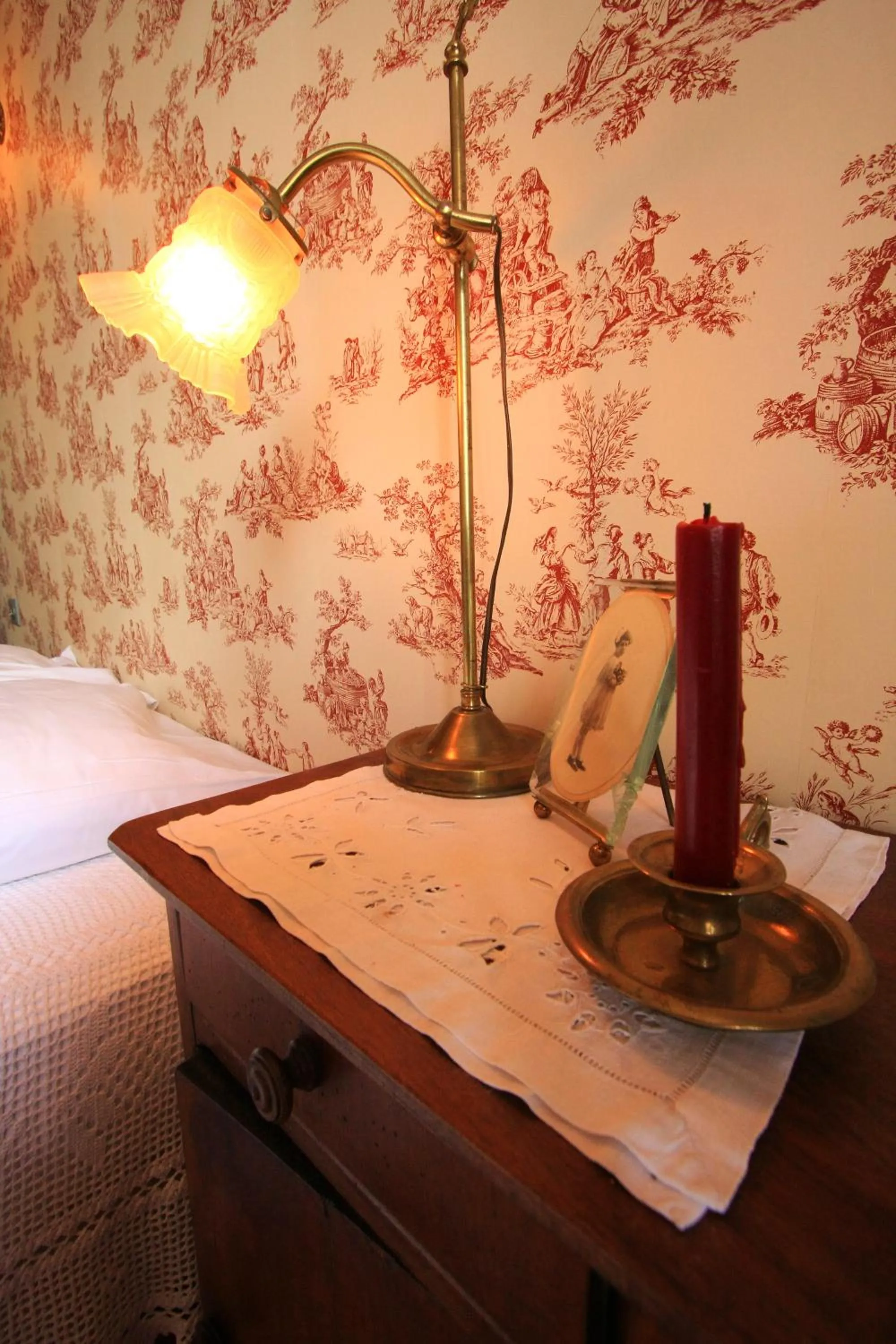 Decorative detail, Bed in Logis Hotel - Restaurant La Marbrerie
