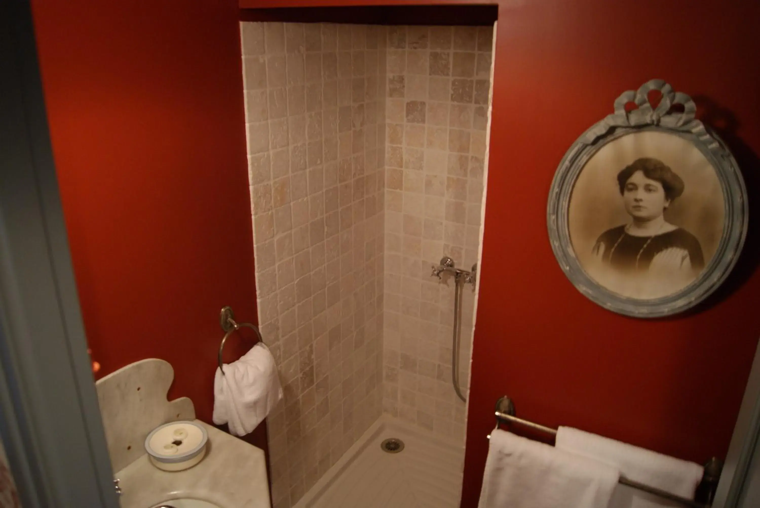 Bathroom in Logis Hotel - Restaurant La Marbrerie Bathroom in Logis Hotel - Restaurant La Marbrerie