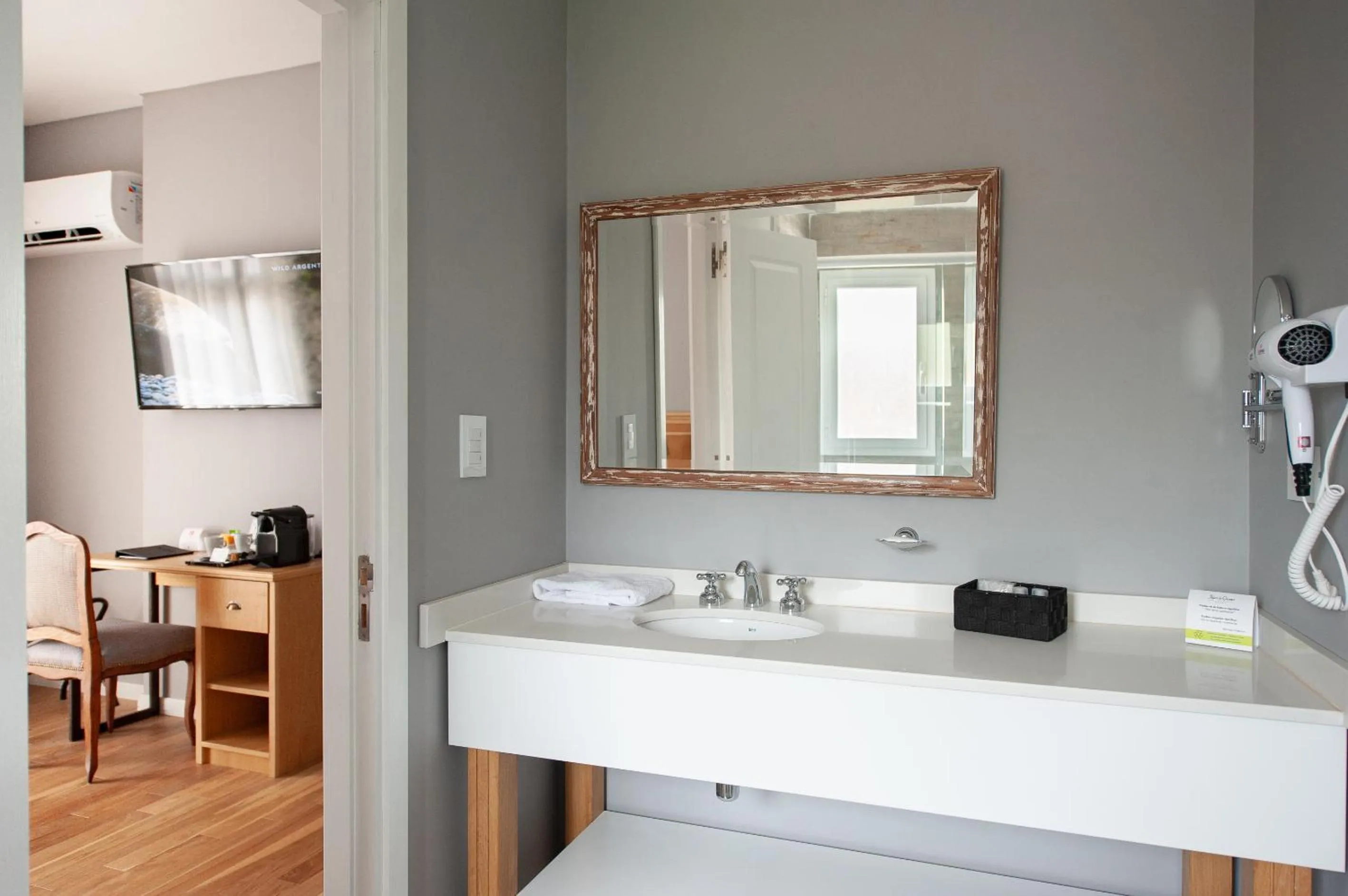 Bathroom in Altos de Guemes Hotel