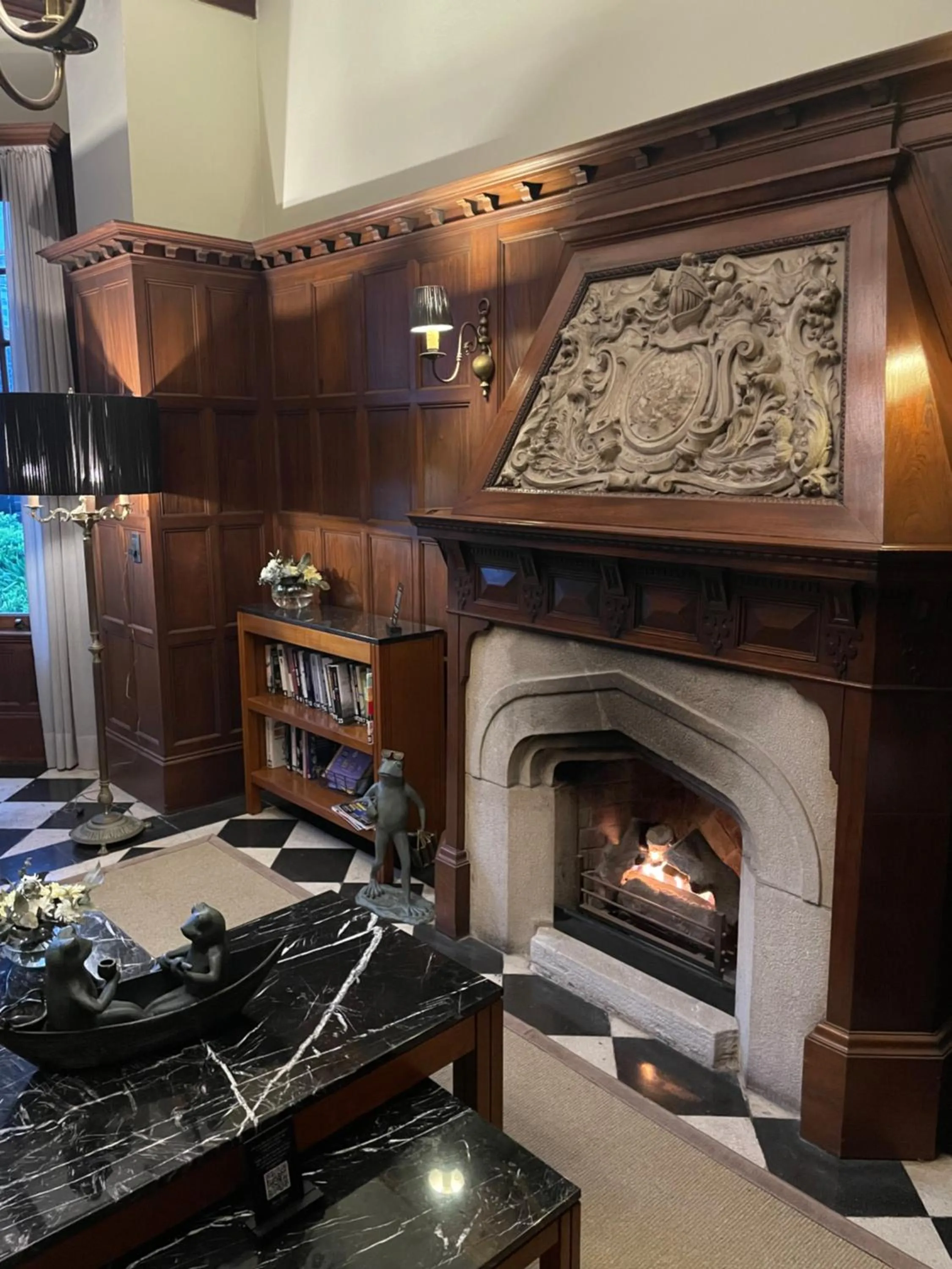 Library in Altos de Guemes Hotel