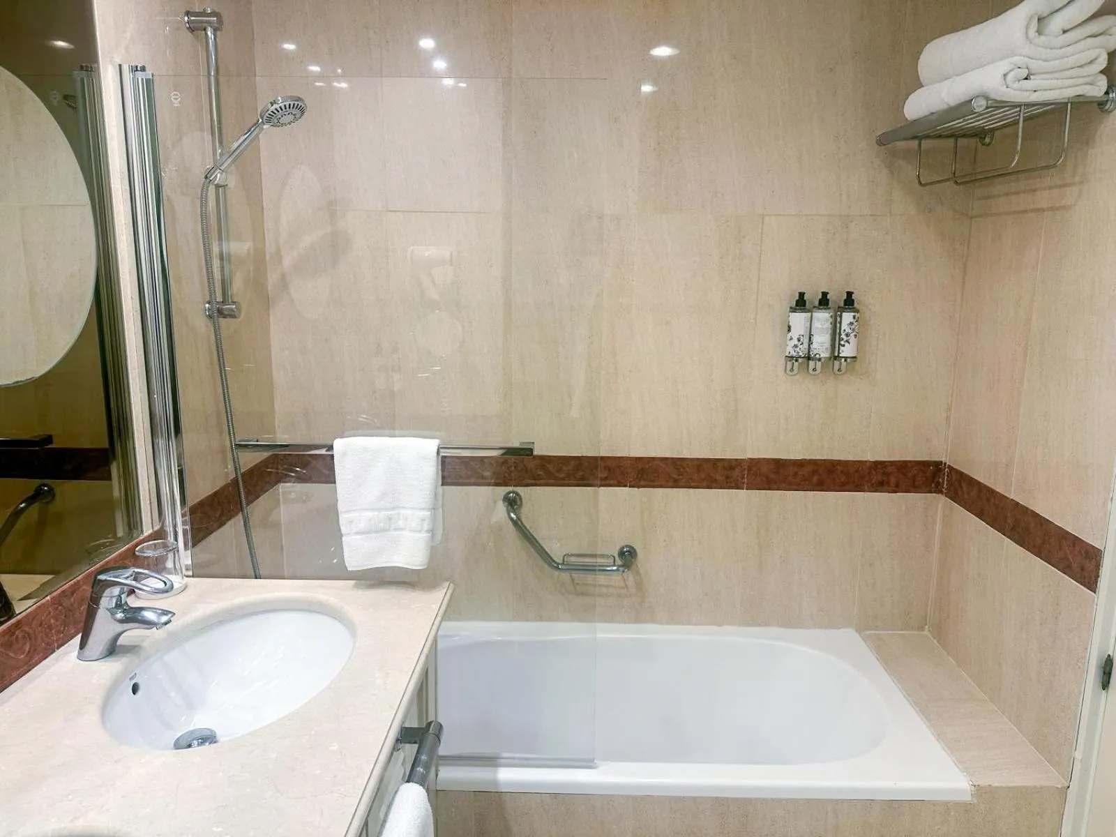 Apartamentos Guadalpin Boutique