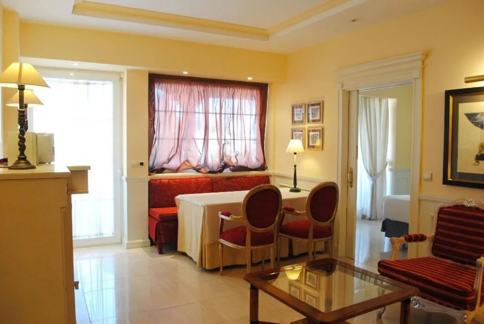 Bed in Apartamentos Guadalpin Boutique