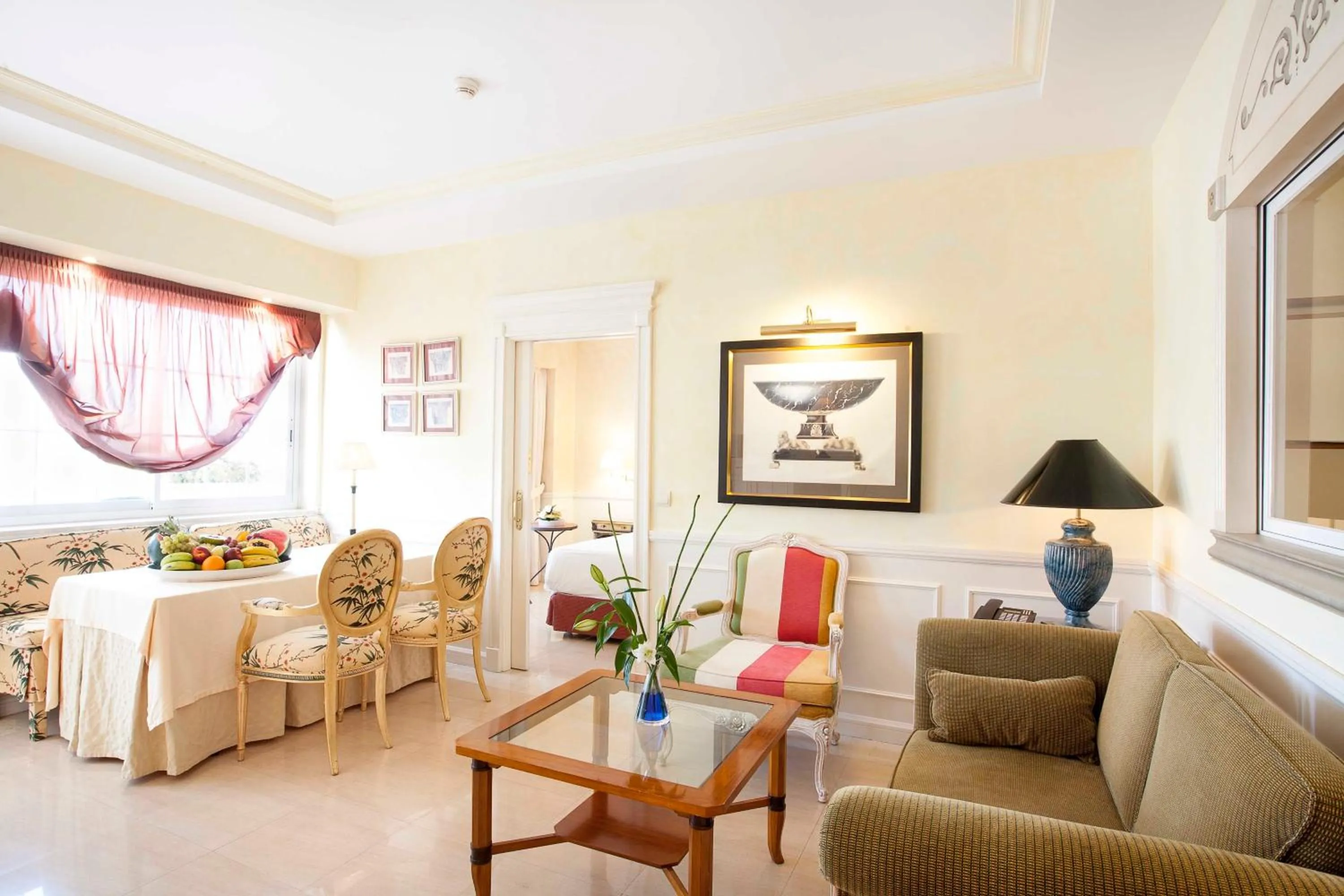 Dining area in Apartamentos Guadalpin Boutique