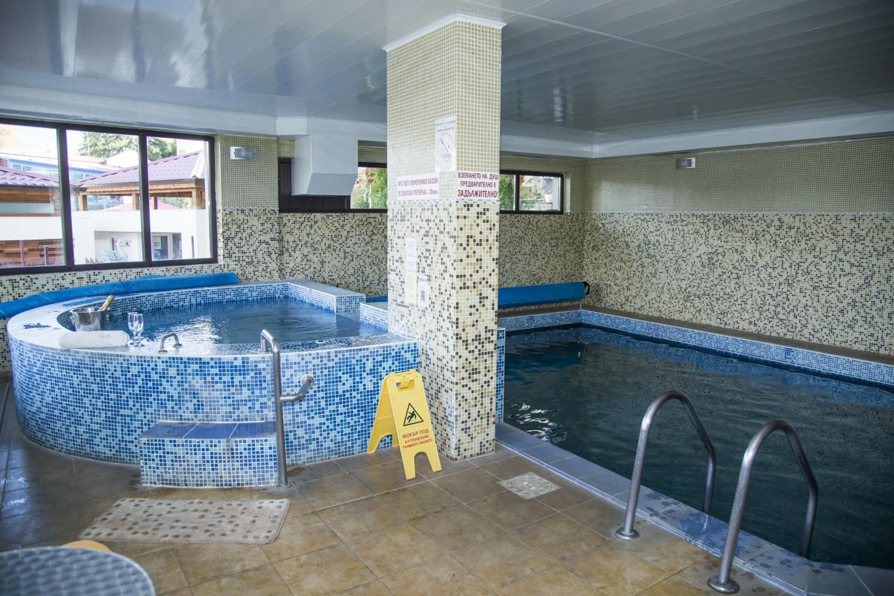 Hot Tub in Family Hotel Emaly 2
