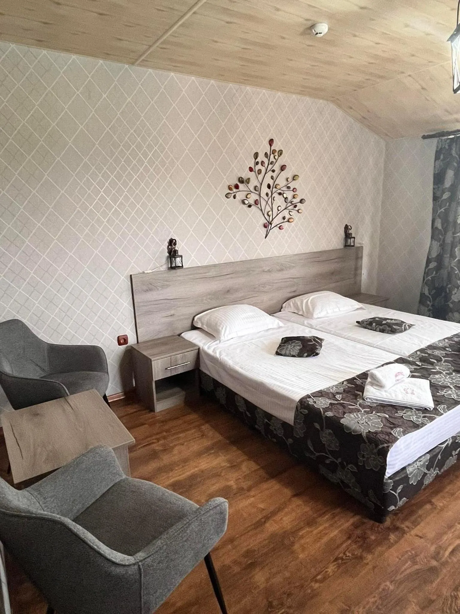Bed in Family Hotel Emaly 2
