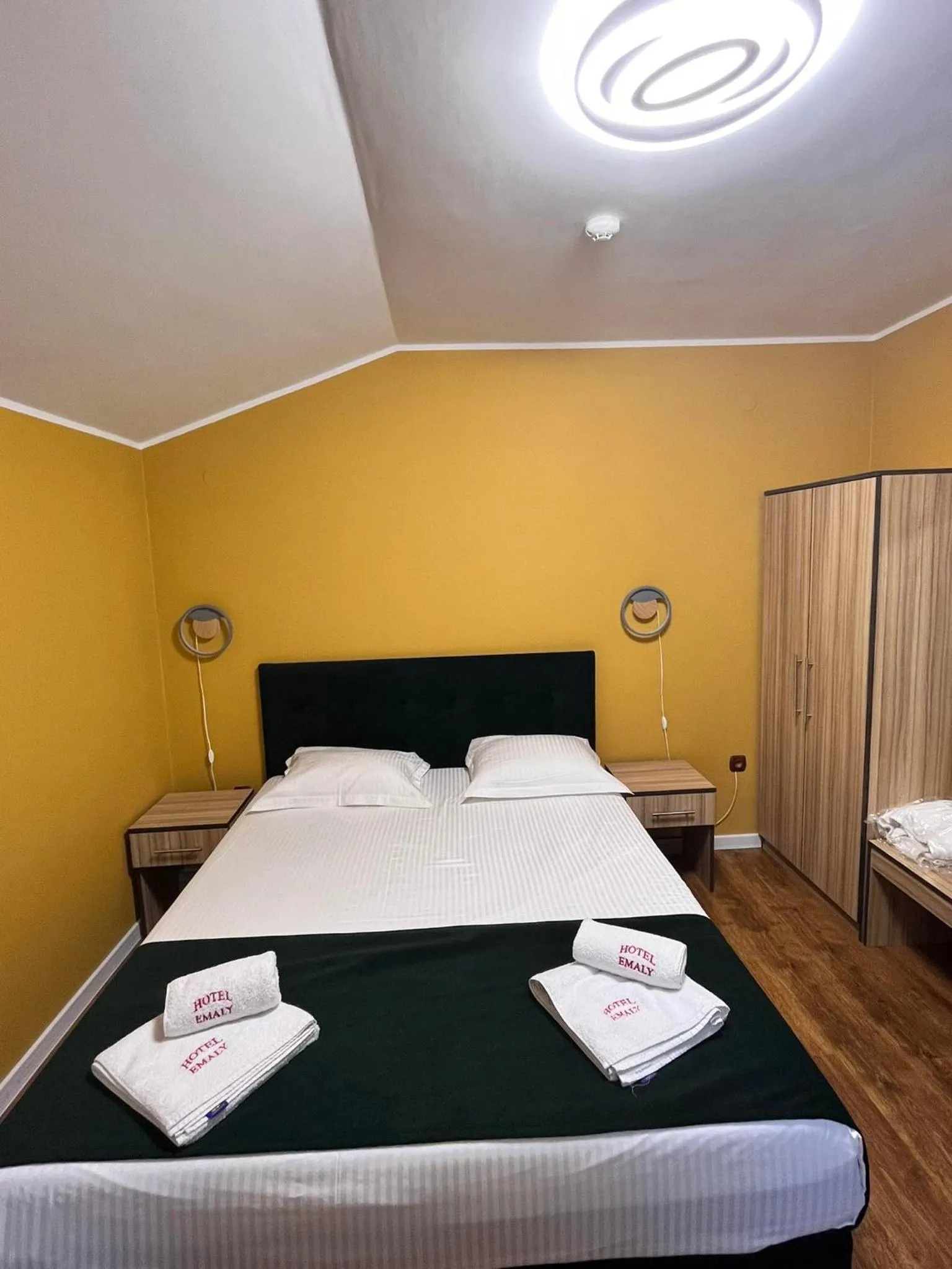 Bed in Family Hotel Emaly 2