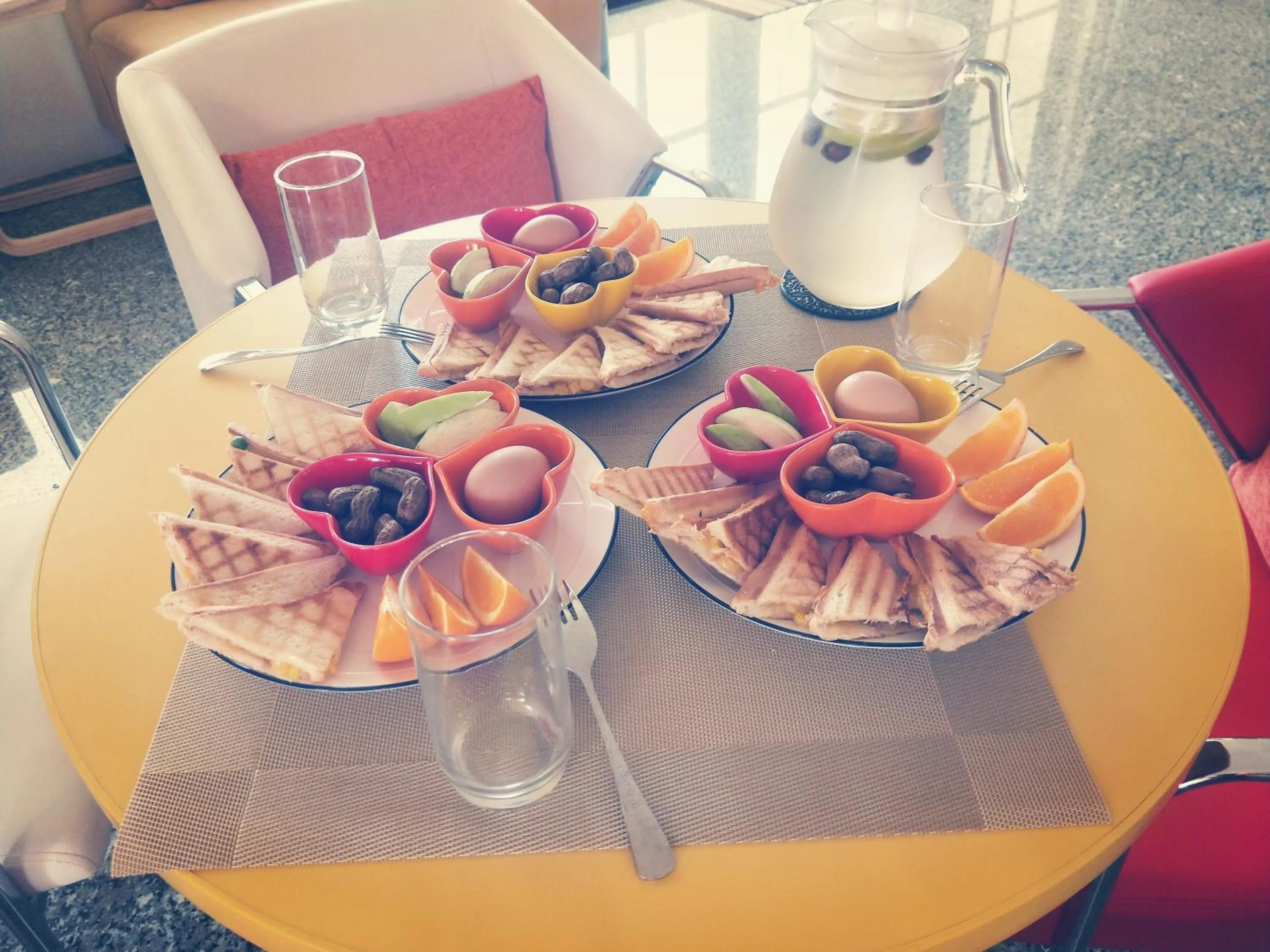 Food and drinks in Full Moon Resort