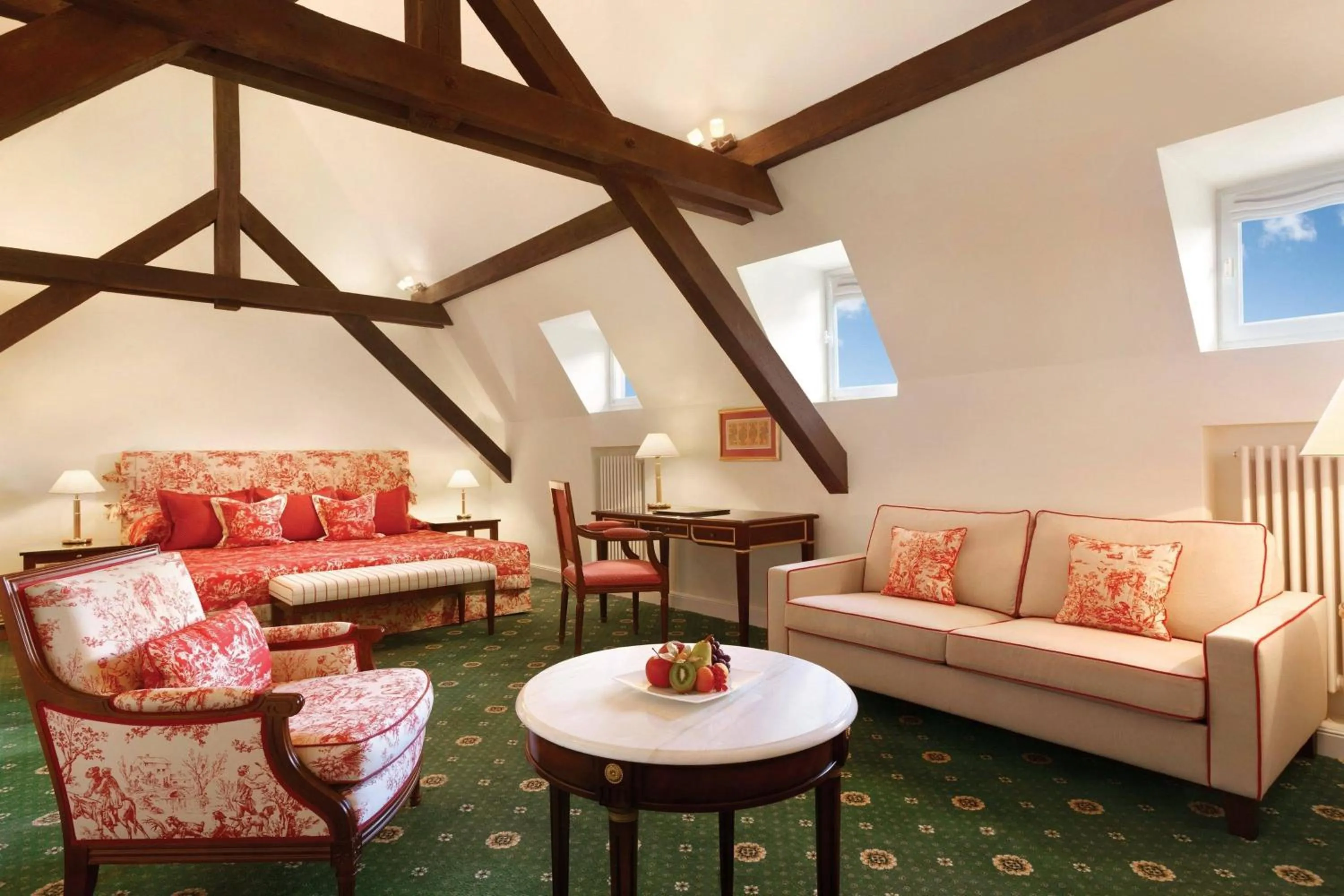 Photo of the whole room in Villa Rothschild, Autograph Collection