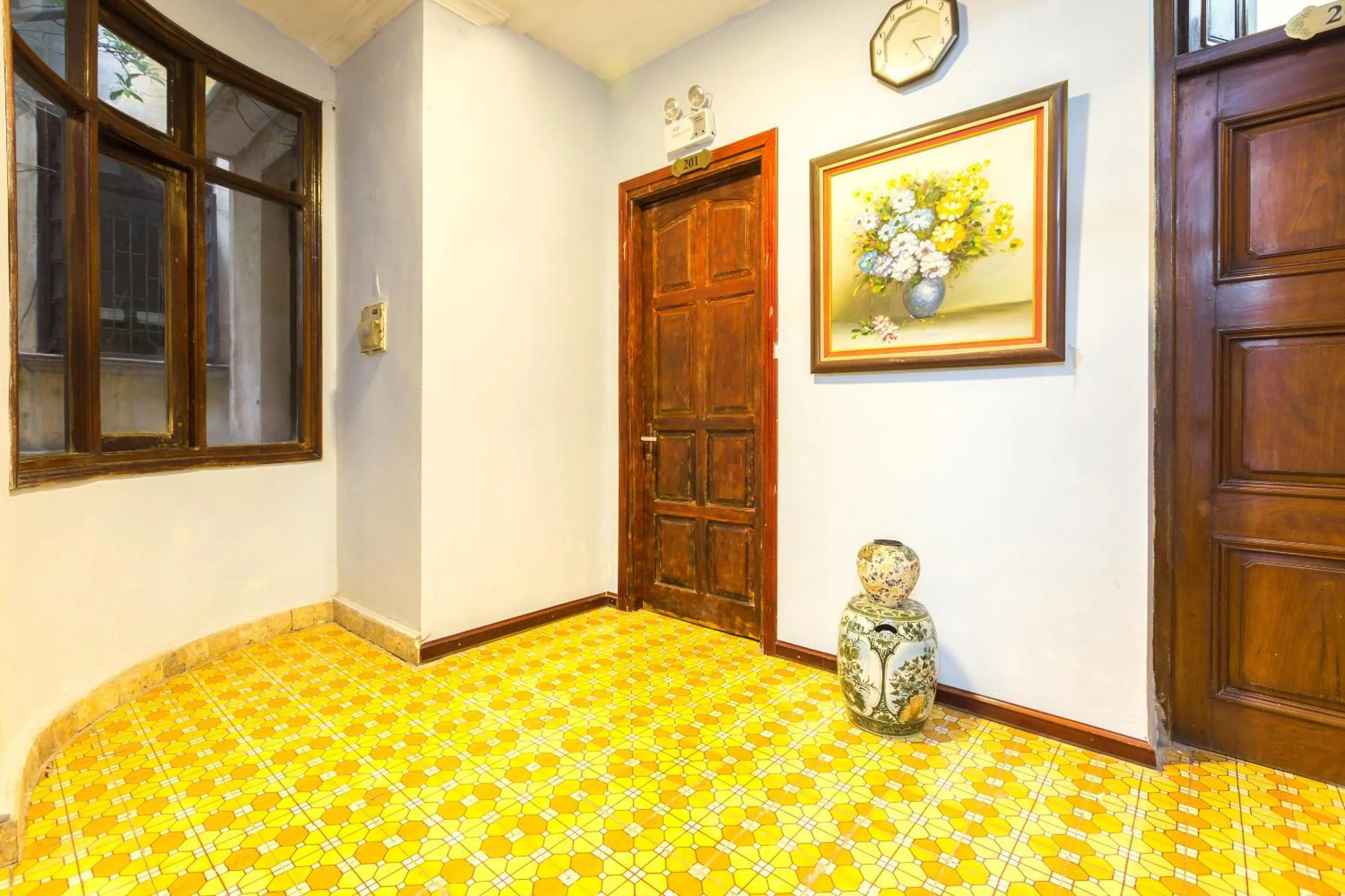 Lobby or reception, Bed in Chikoo Homestay spot-on