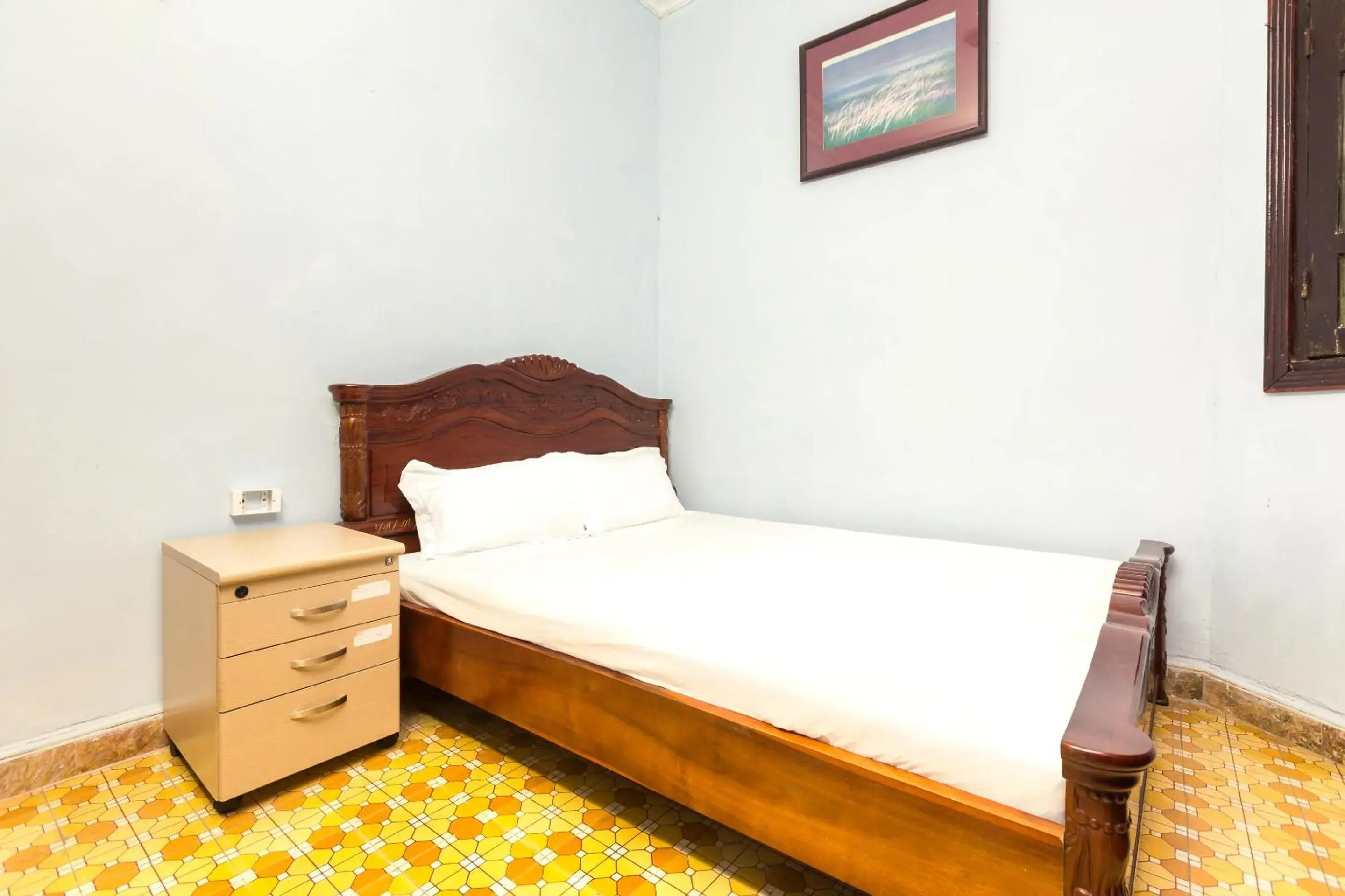 Small Double Room in Chikoo Homestay spot-on Small Double Room in Chikoo Homestay spot-on