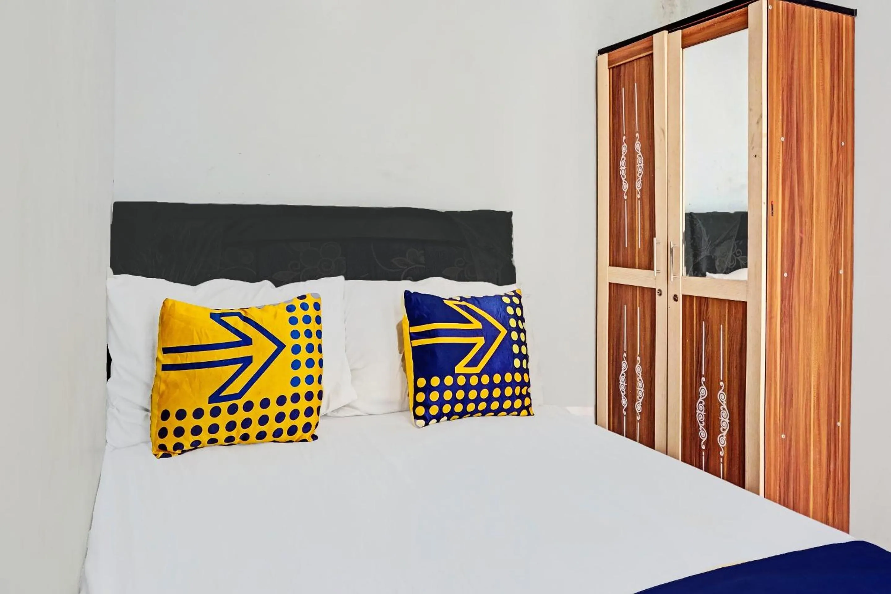 Bedroom, Bed in OYO Life 1711 Serayu Sumbersari Residence