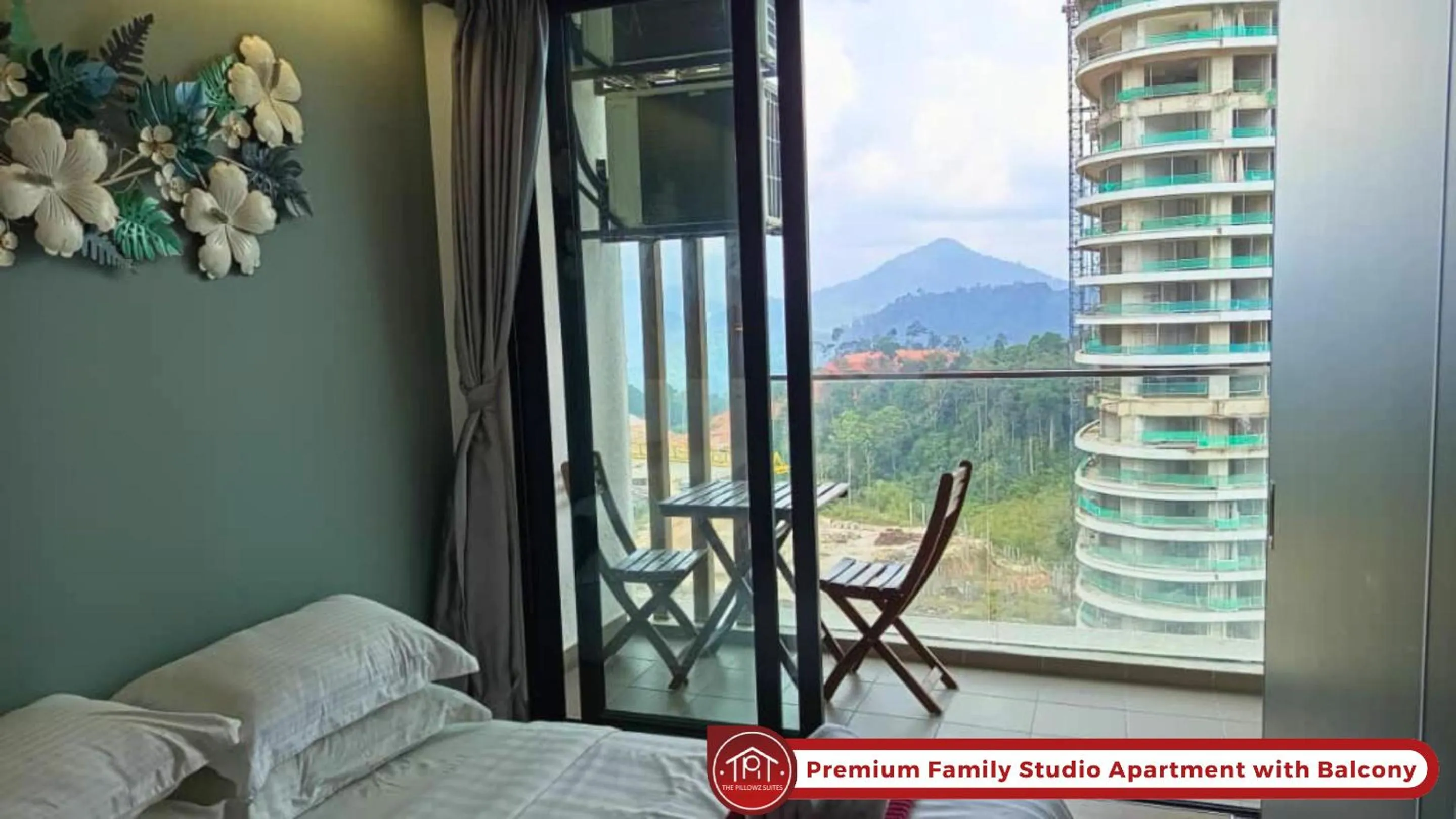 Balcony/Terrace, Bed in MIDHILLS Prime Residences Genting Highlands